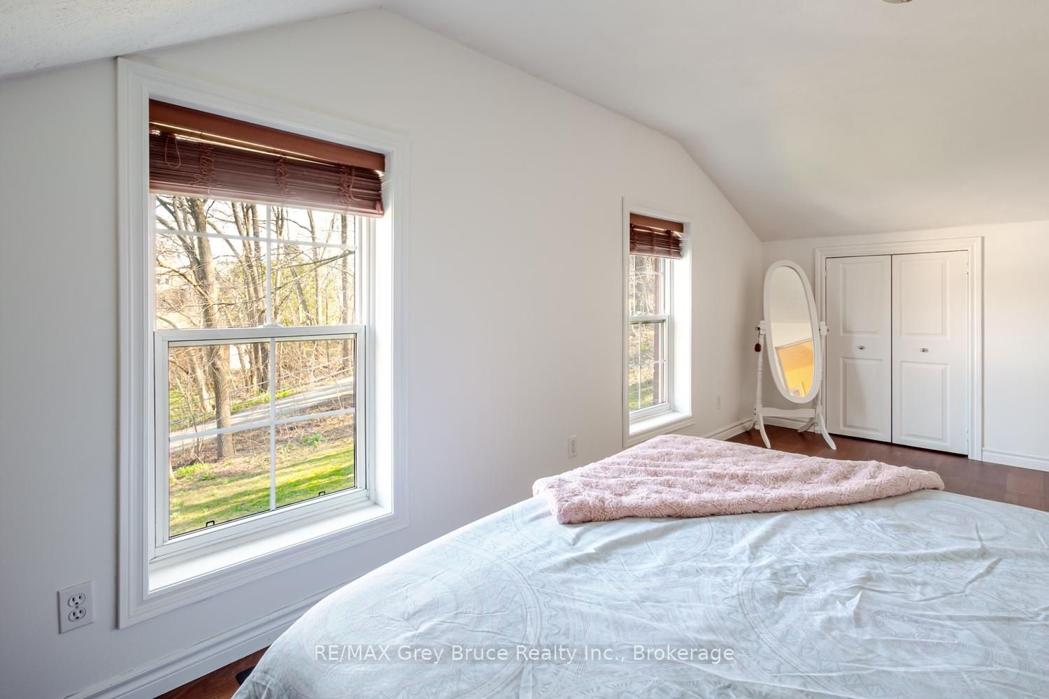 735 5th Avenue E Property Photo 27