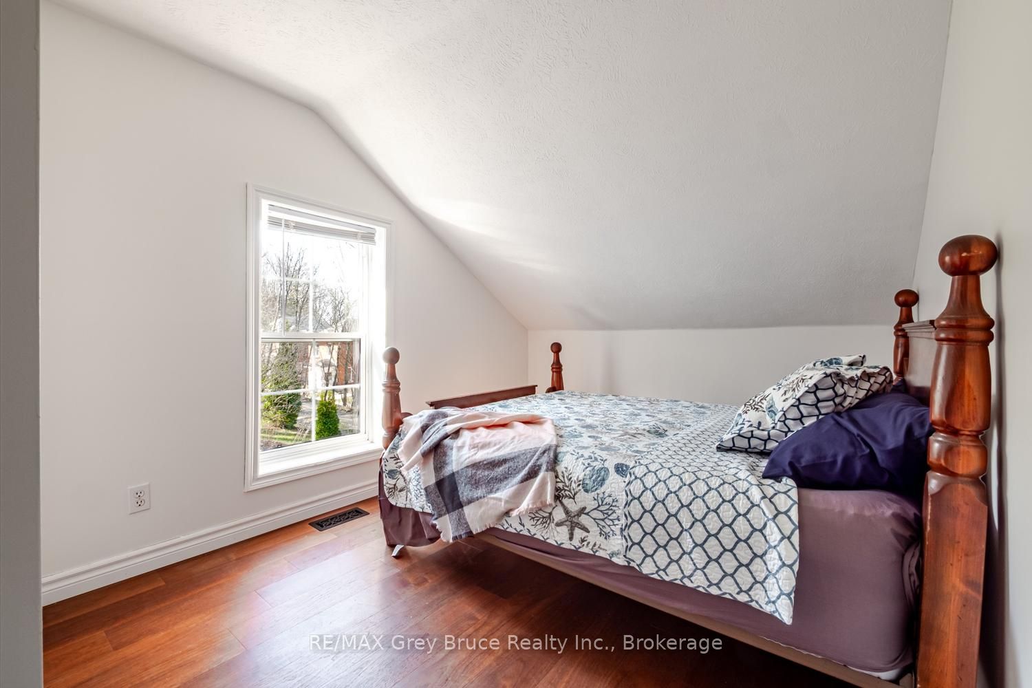 735 5th Avenue E Property Photo 29