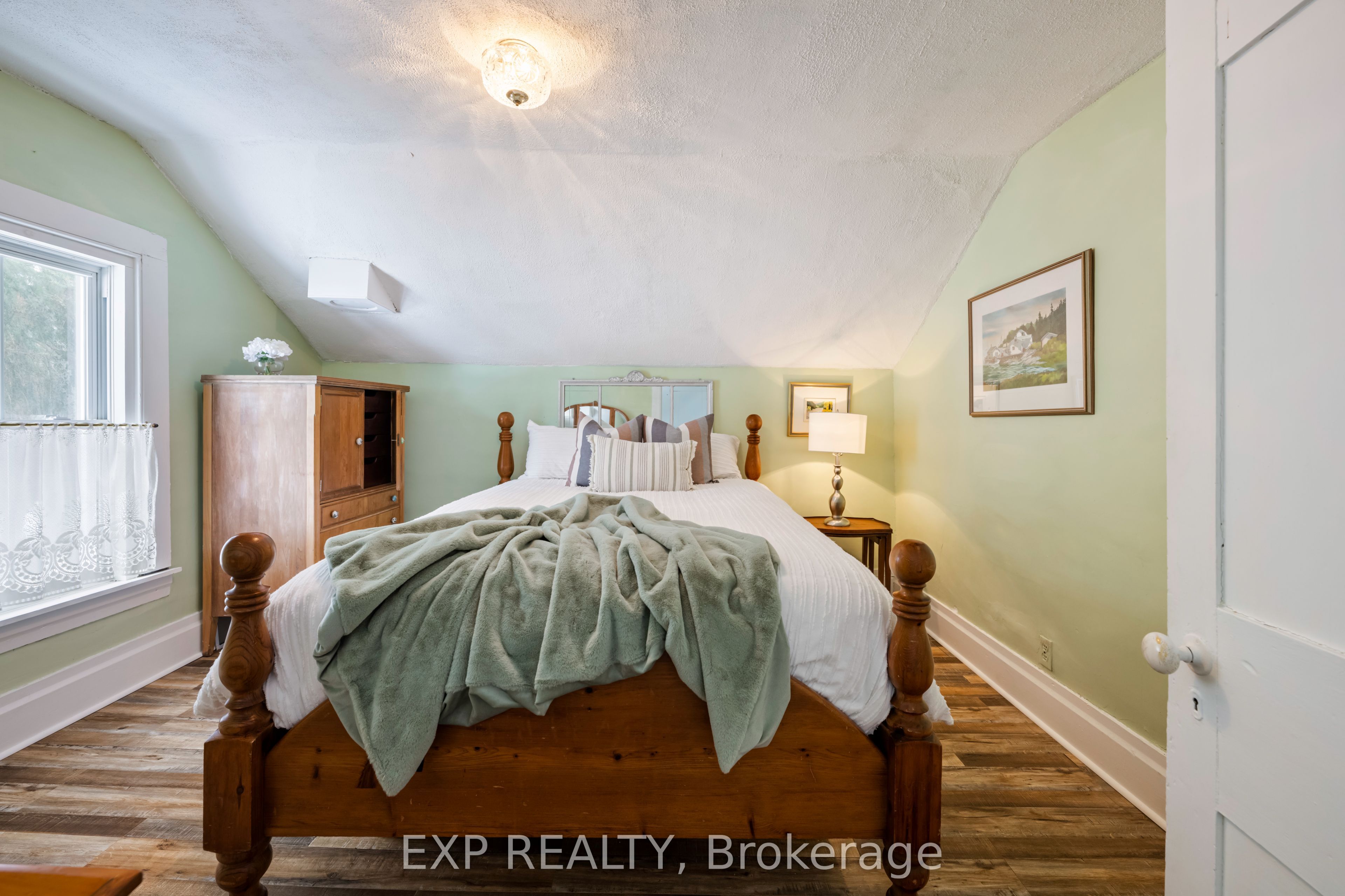 16 Mill Street Property Photo 37