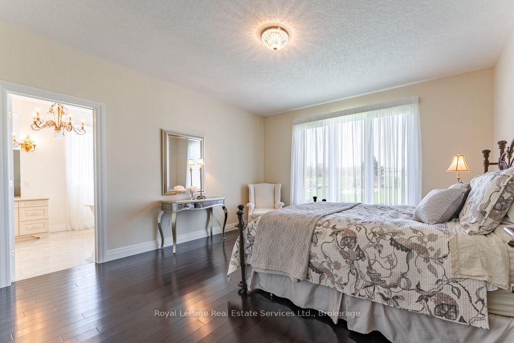 365 Robinson Road Property Photo 25