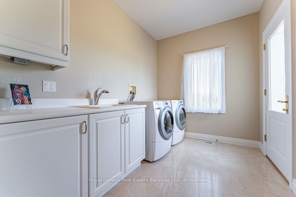 365 Robinson Road Property Photo 33