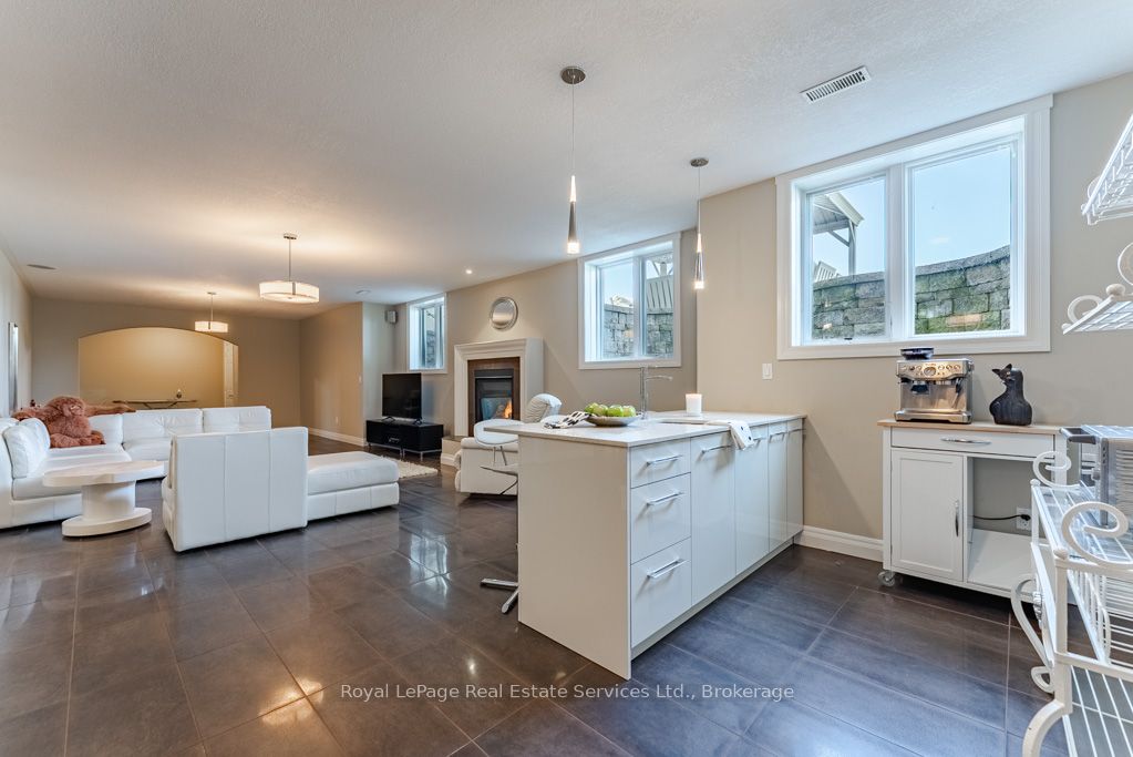 365 Robinson Road Property Photo 38