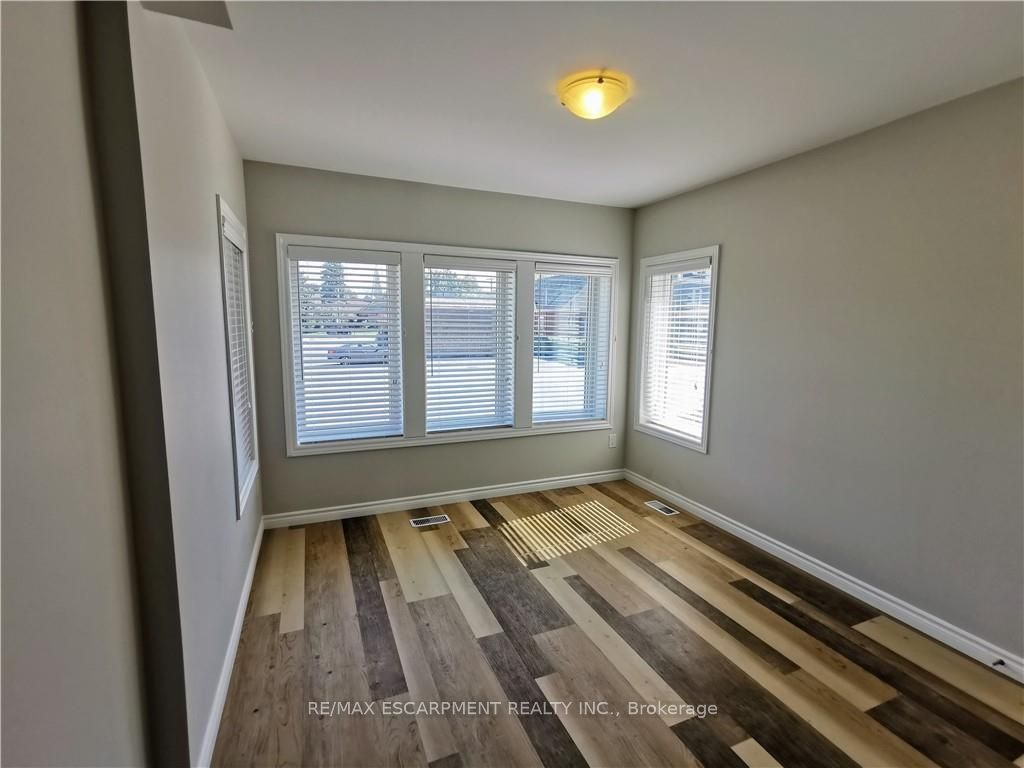 144 Ottawa Street S Property Photo 19