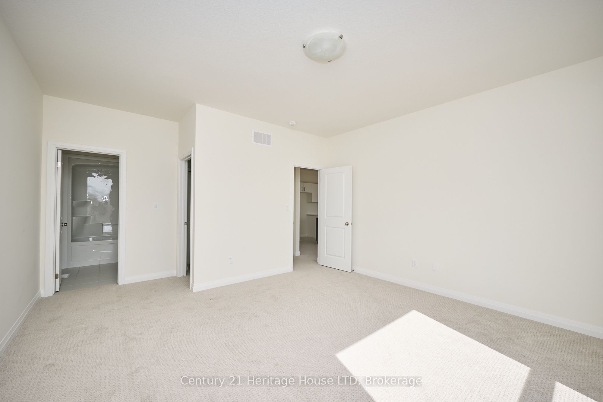 407 Louisa Street Property Photo 4