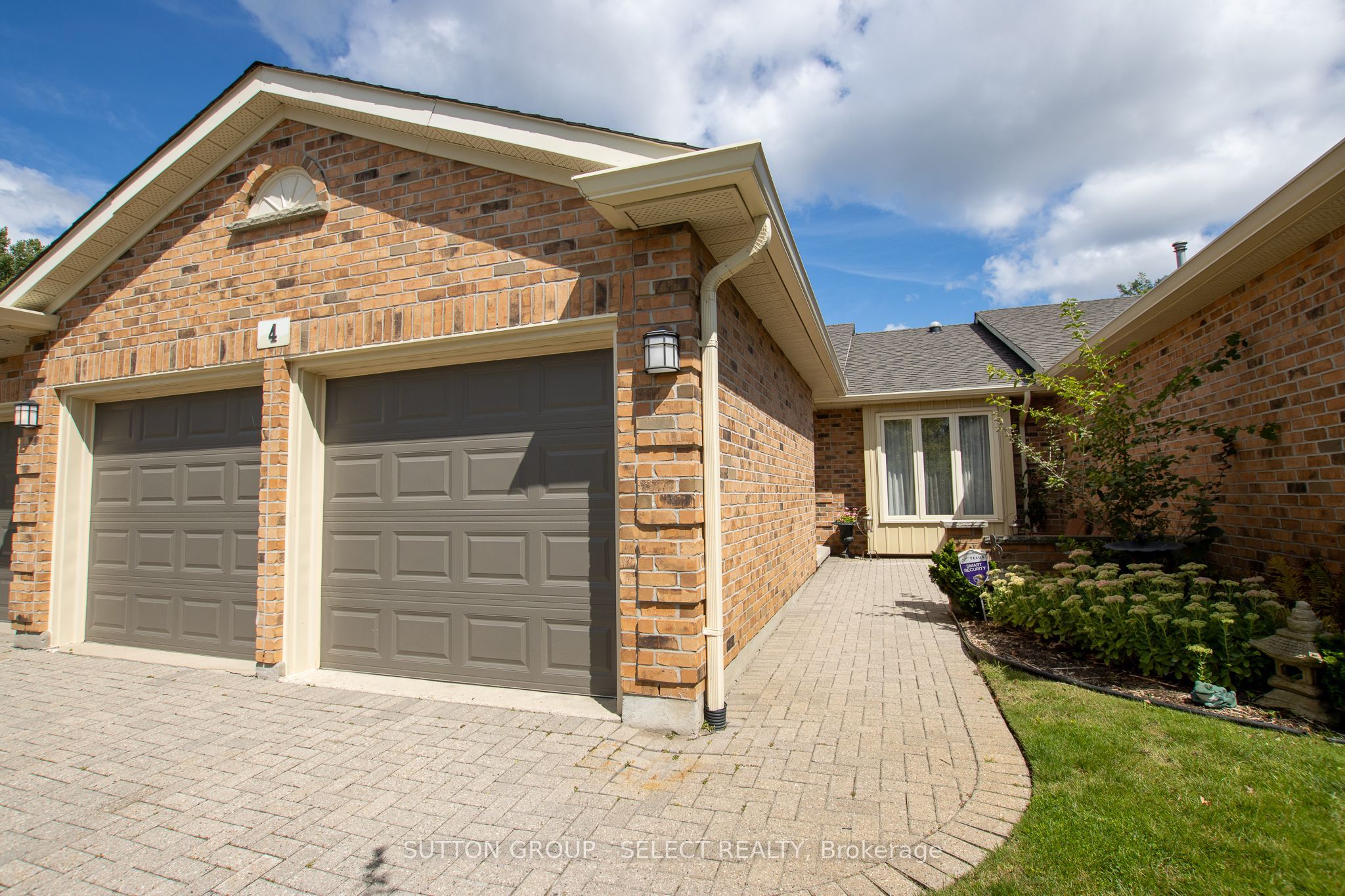 445 Riverside Drive 4 Property Photo 1