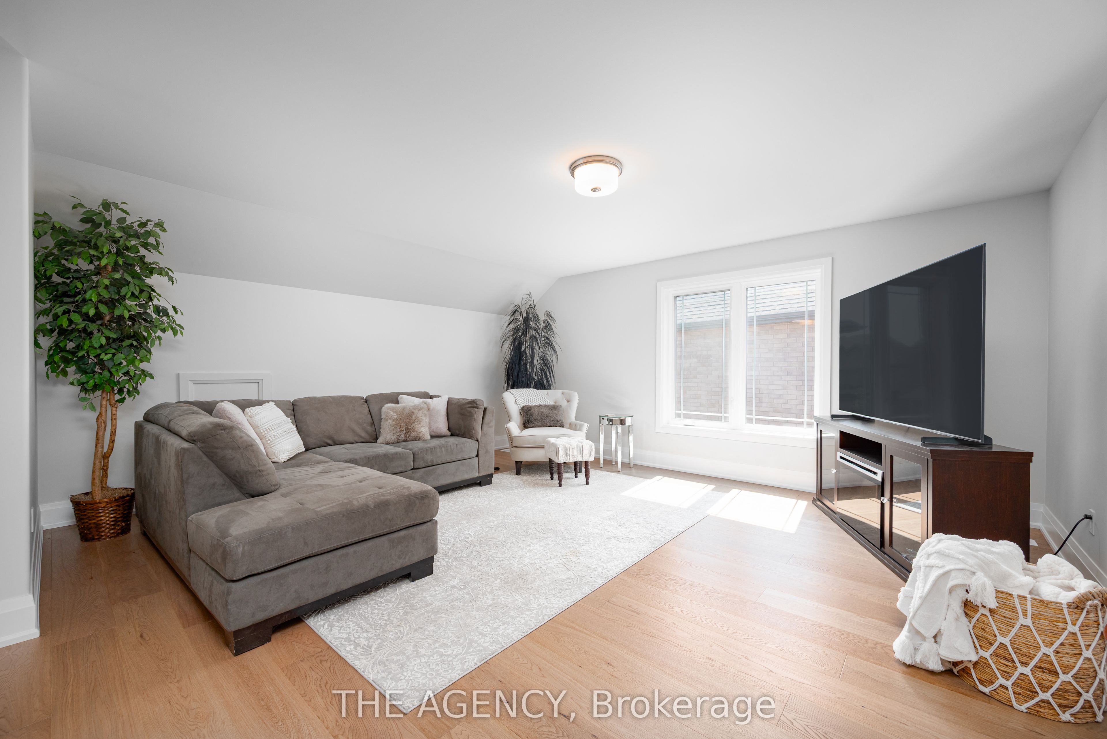 425 Melling Avenue Property Photo 15