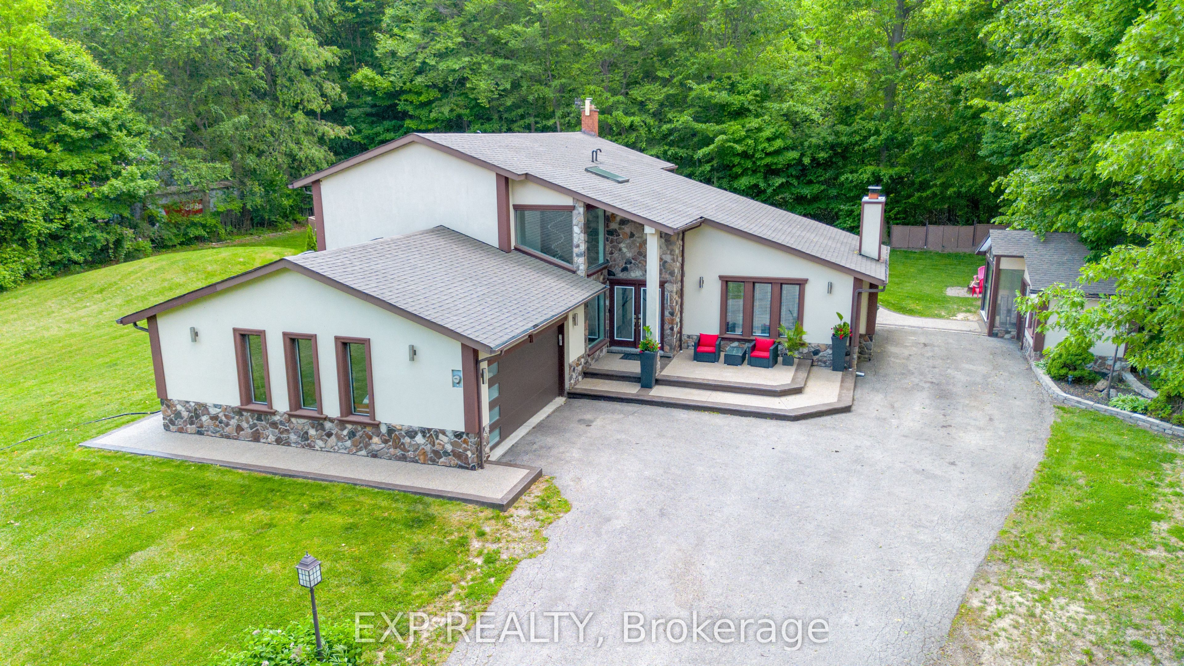 3263 Guyatt Road Property Photo 3