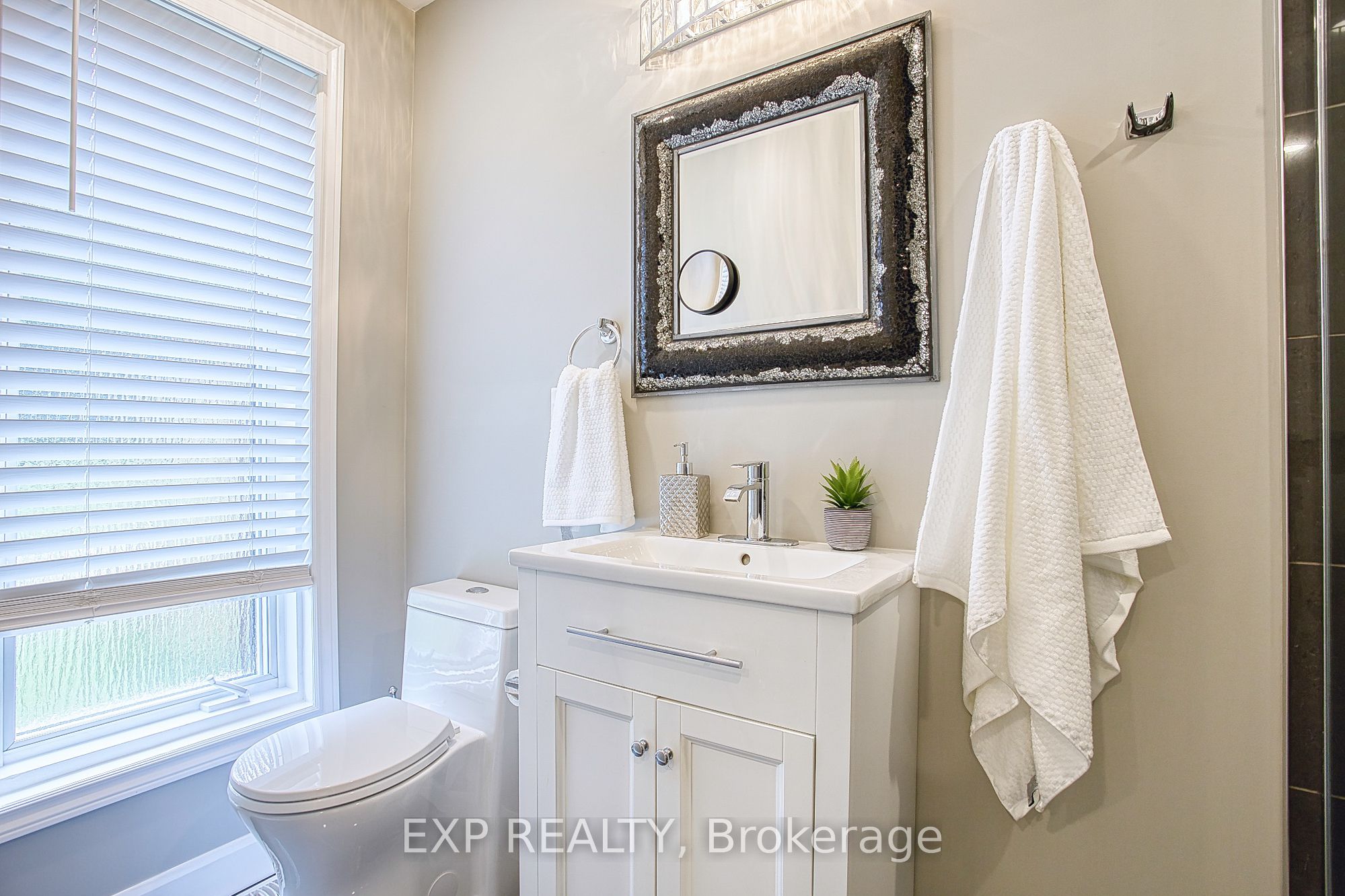 3263 Guyatt Road Property Photo 25