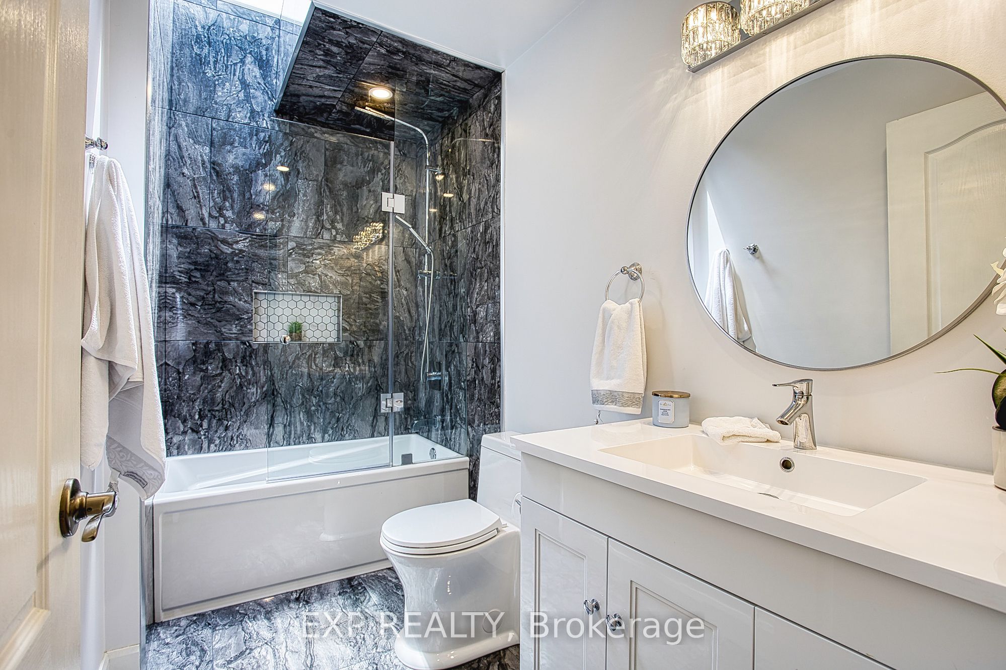 3263 Guyatt Road Property Photo 36