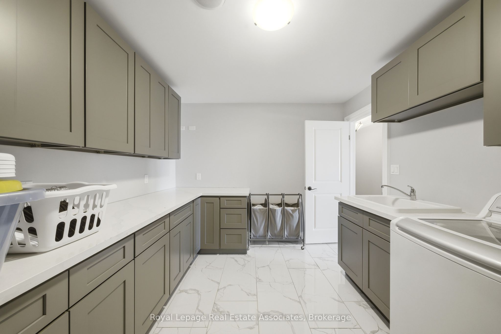 43 Third Road E Property Photo 30