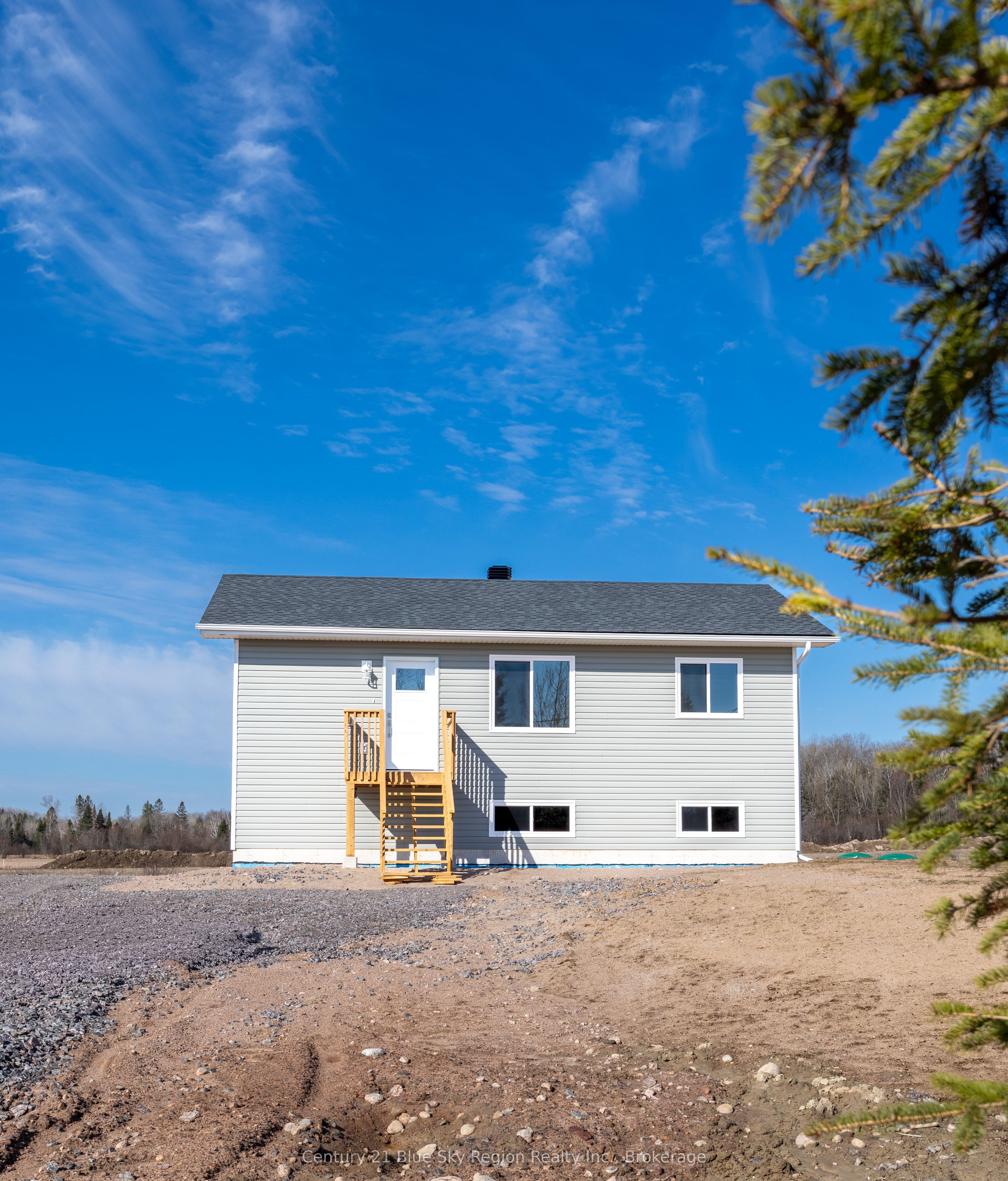 201 Talon Crescent S Property Photo 1