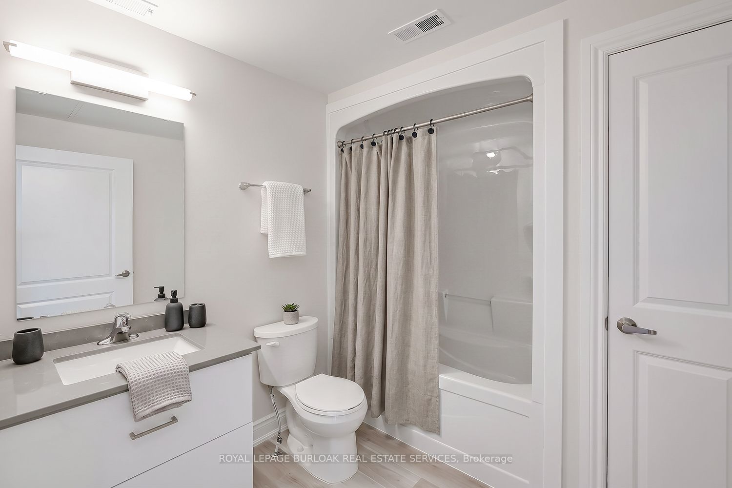 259 King Street E 3a Property Photo 15