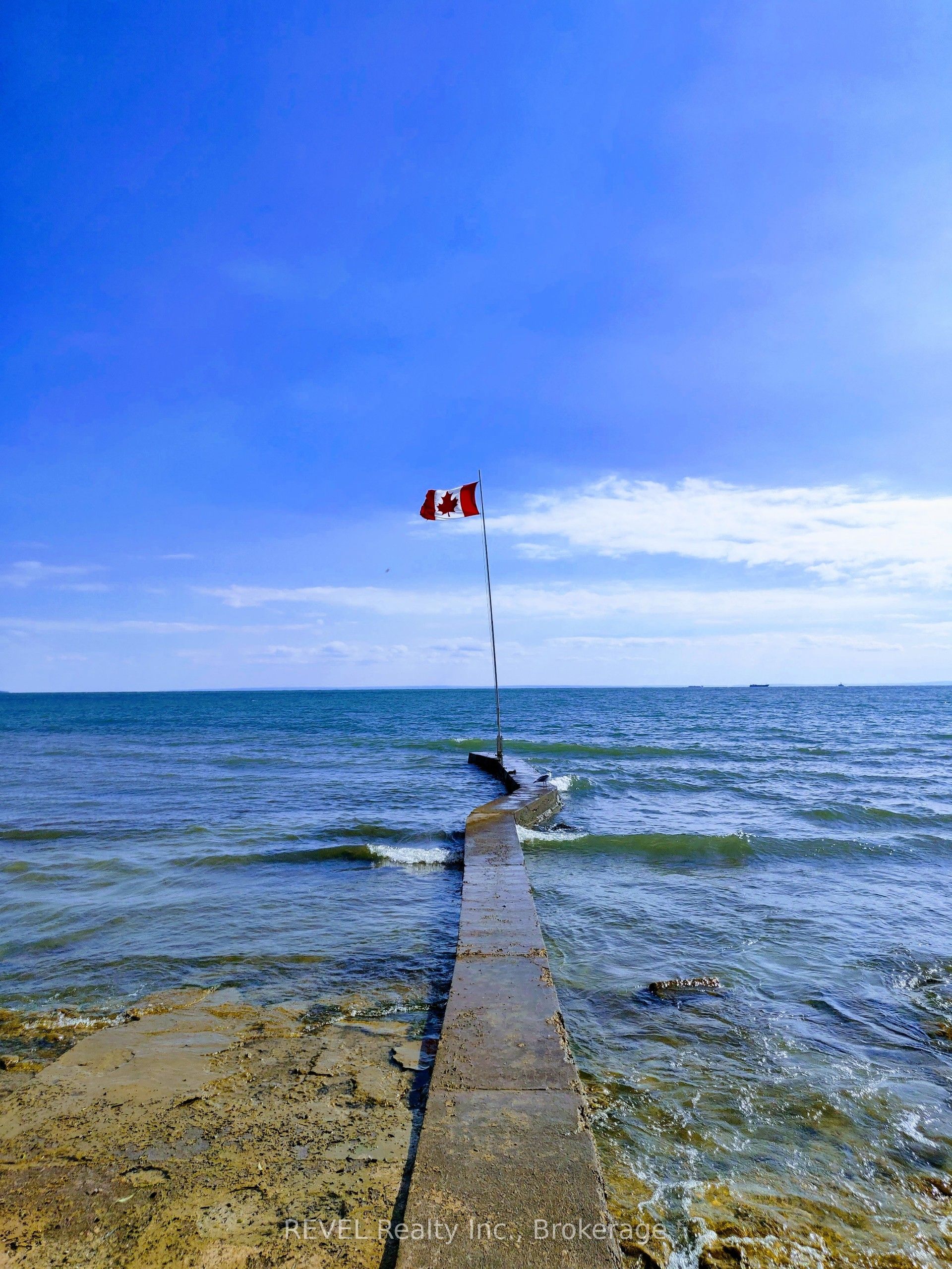 11211 Harbourview Road Property Photo 1