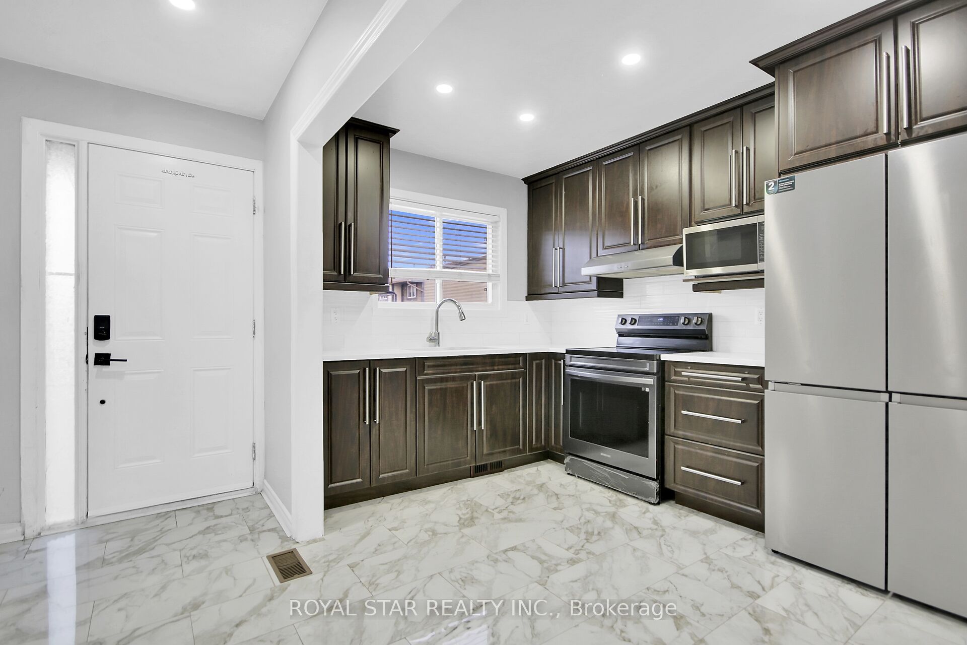 2761 Pimlico Crescent Property Photo 16