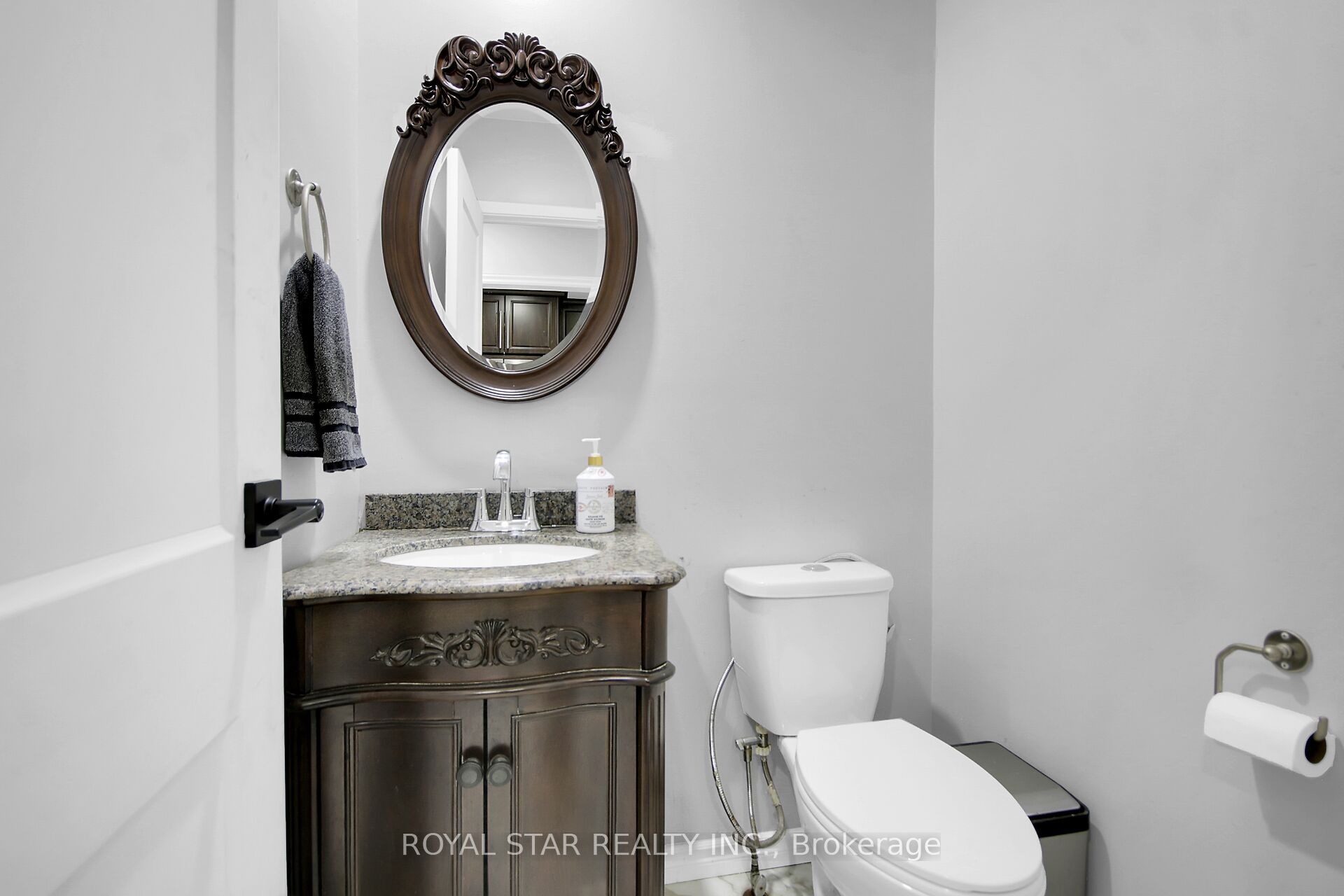 2761 Pimlico Crescent Property Photo 18