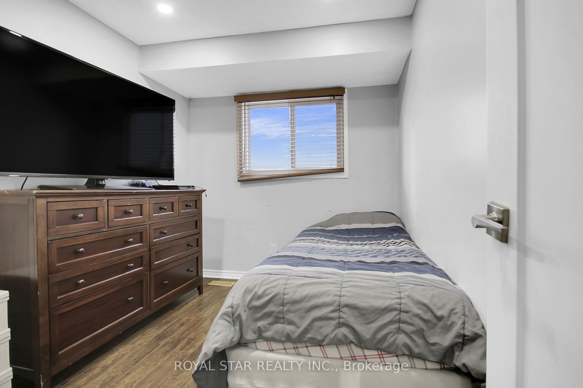 2761 Pimlico Crescent Property Photo 31