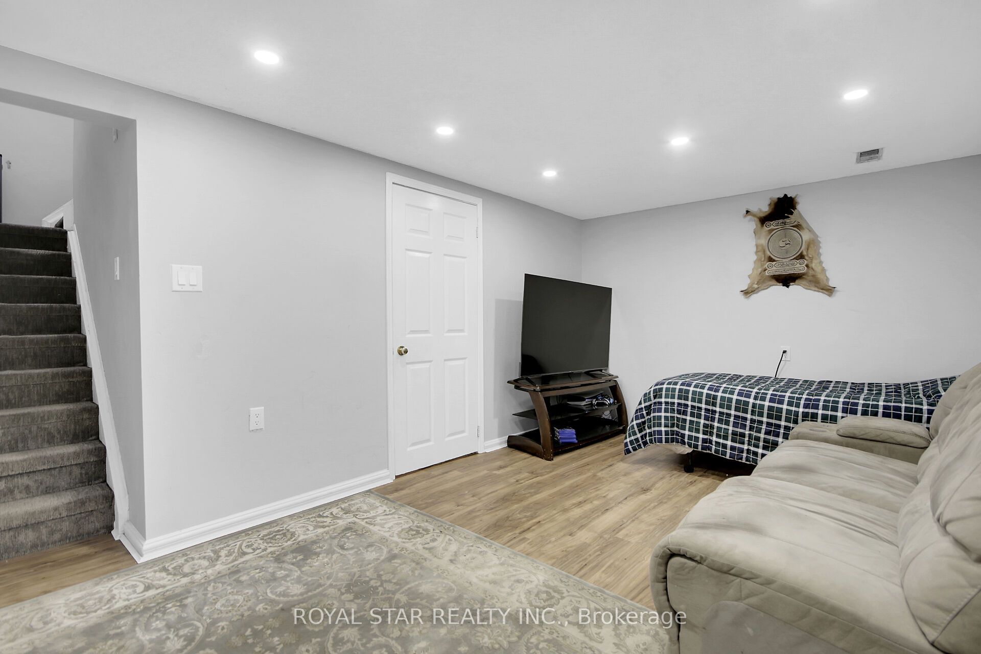 2761 Pimlico Crescent Property Photo 32