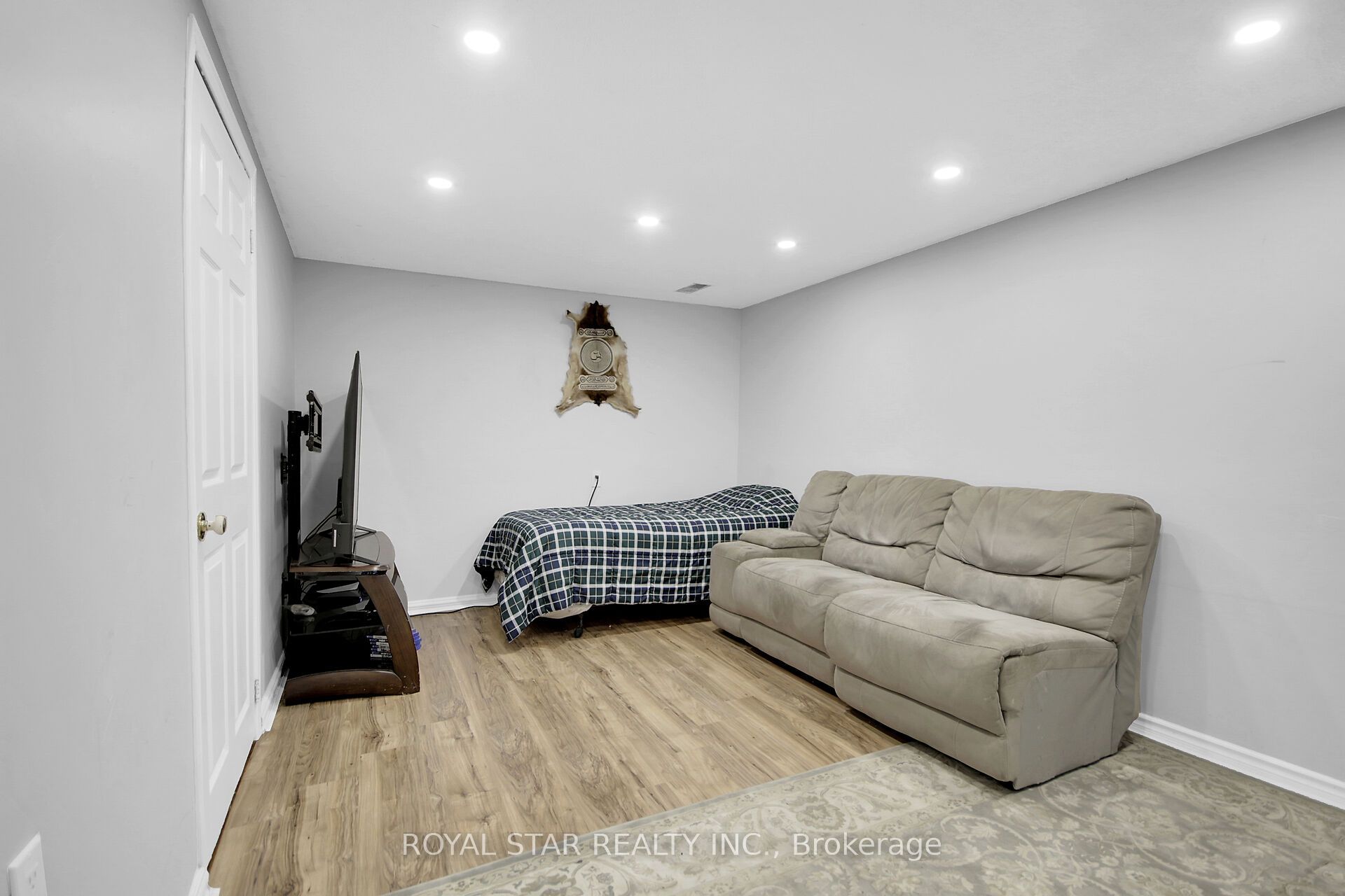 2761 Pimlico Crescent Property Photo 34