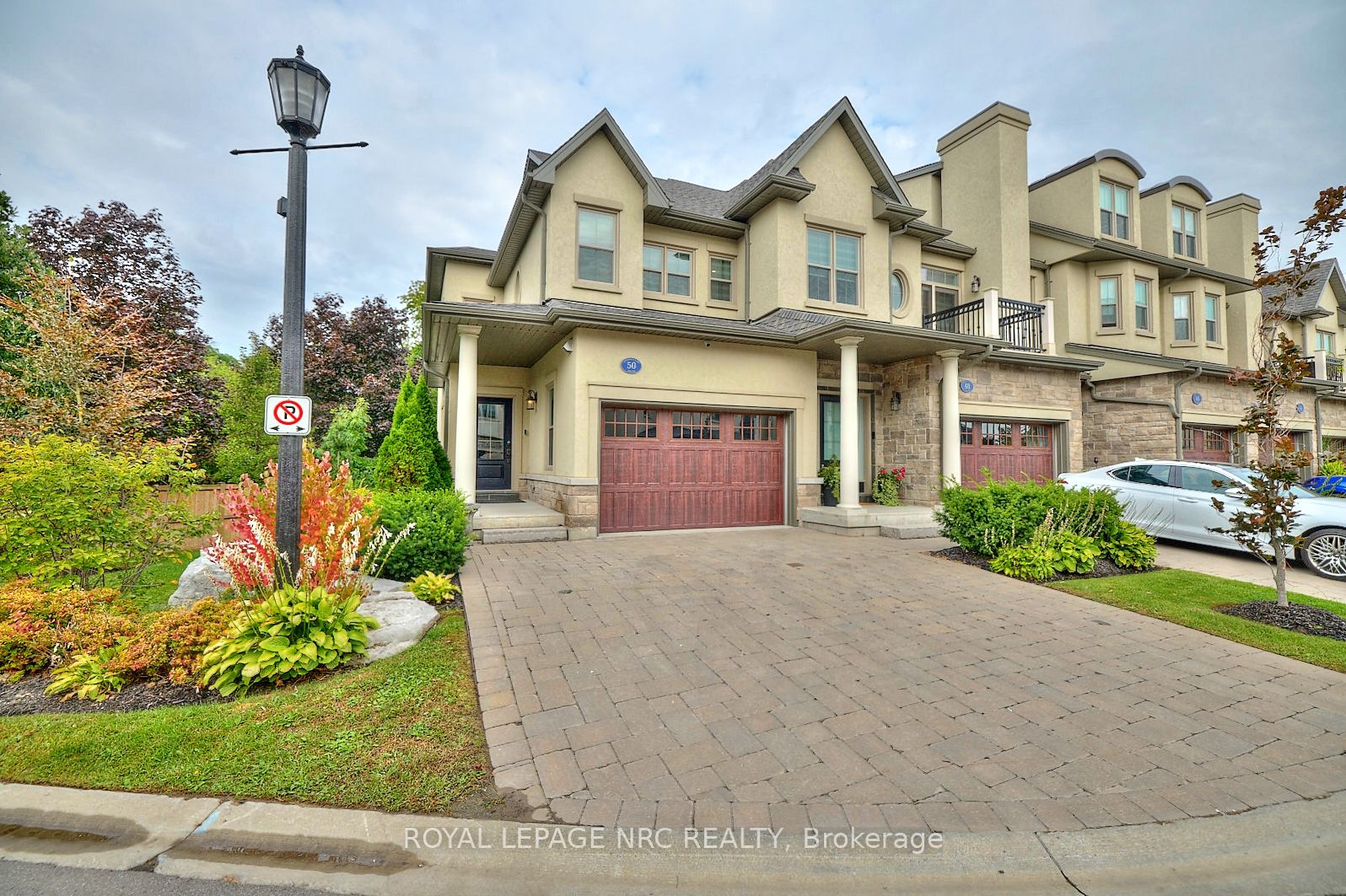 50 Aberdeen Lane S Property Photo 2