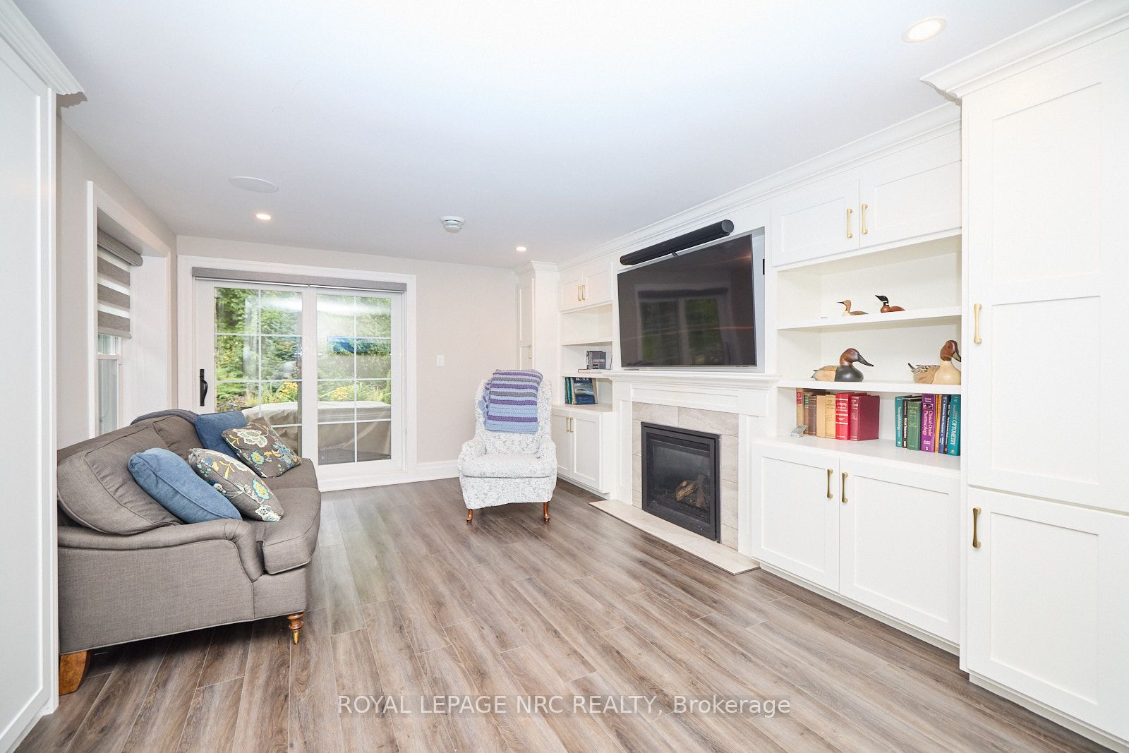 50 Aberdeen Lane S Property Photo 26