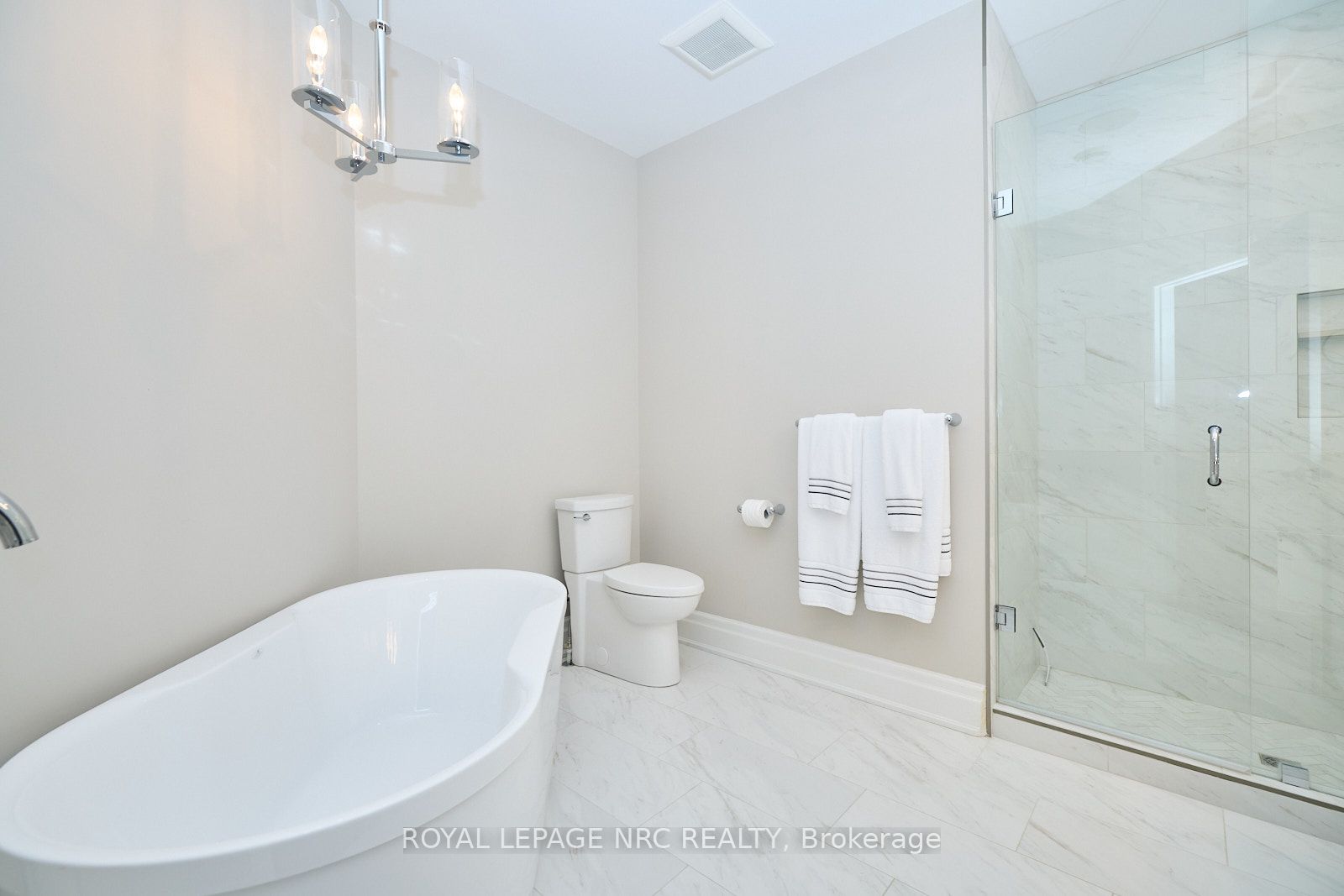 50 Aberdeen Lane S Property Photo 33