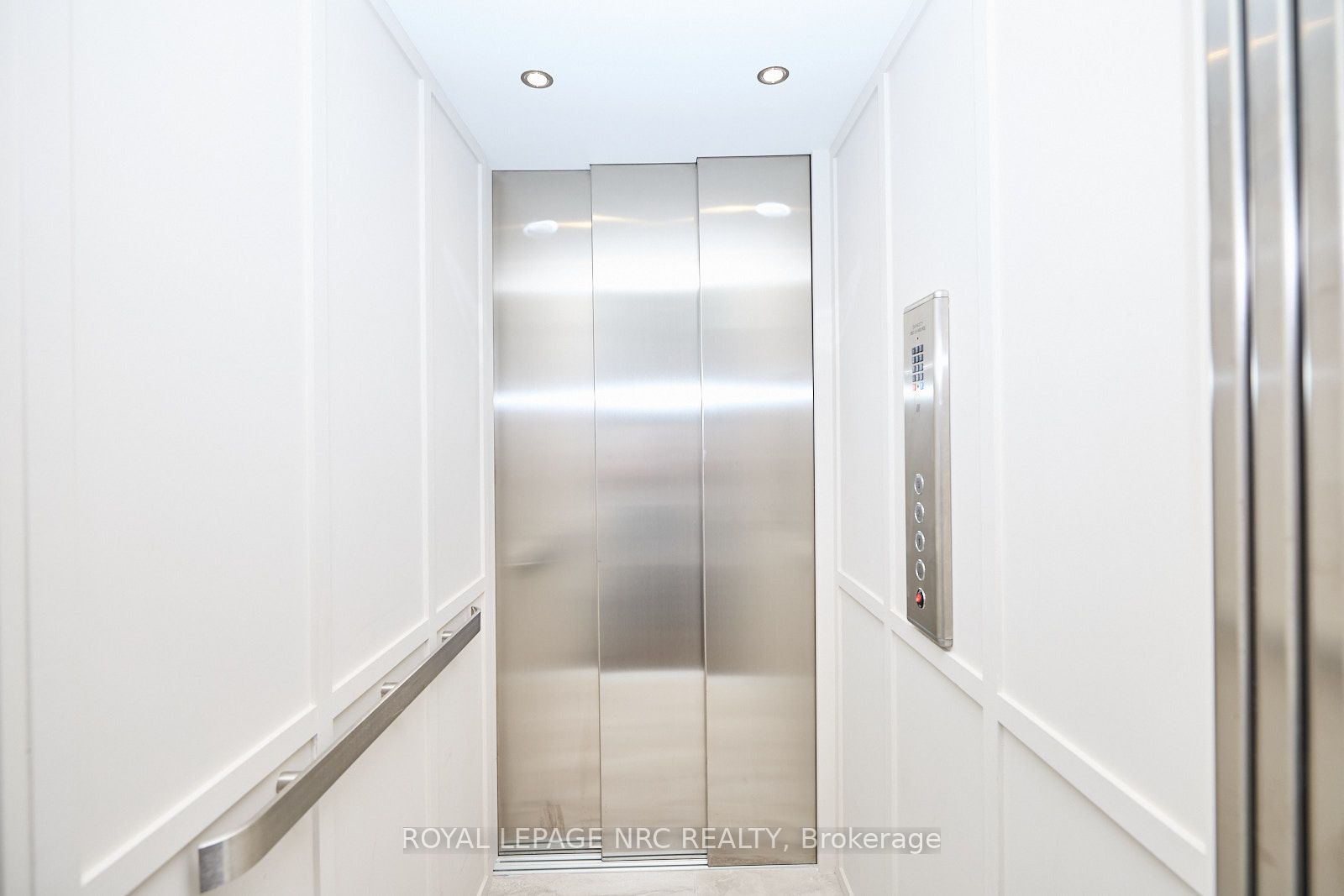 50 Aberdeen Lane S Property Photo 35