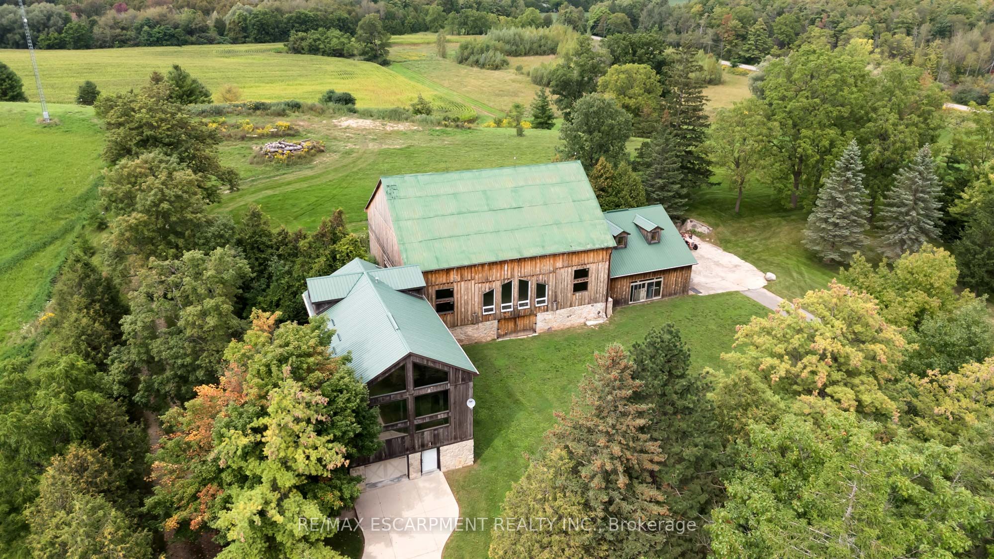 1399 Safari Road Property Photo 33