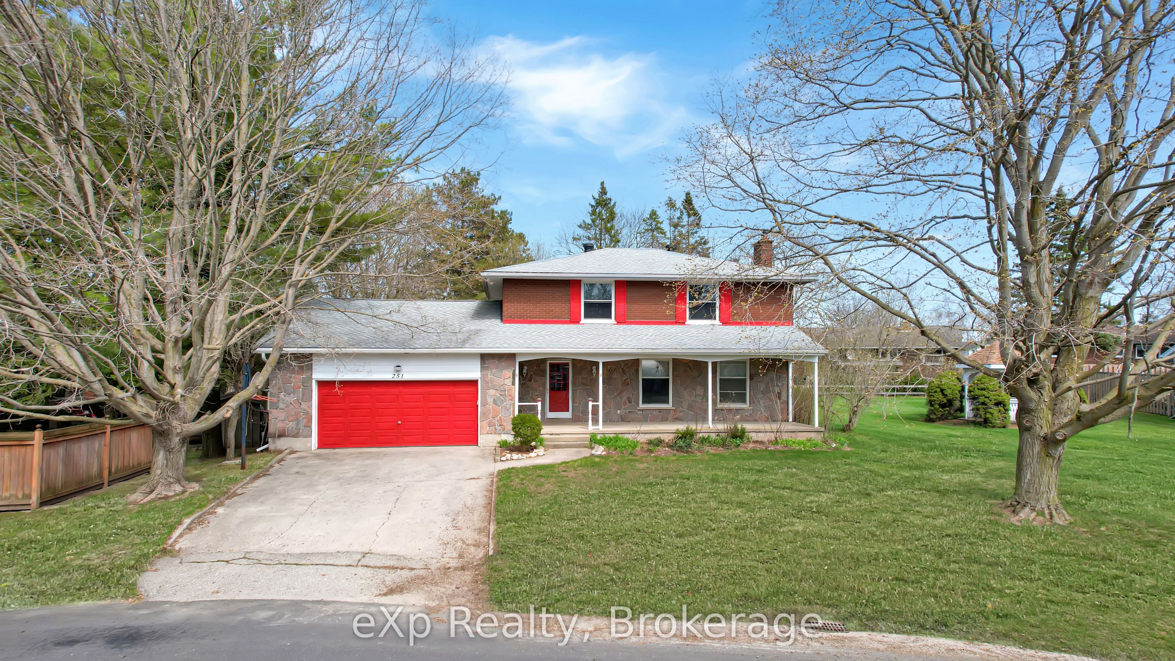 251 4th Avenue Property Photo 1