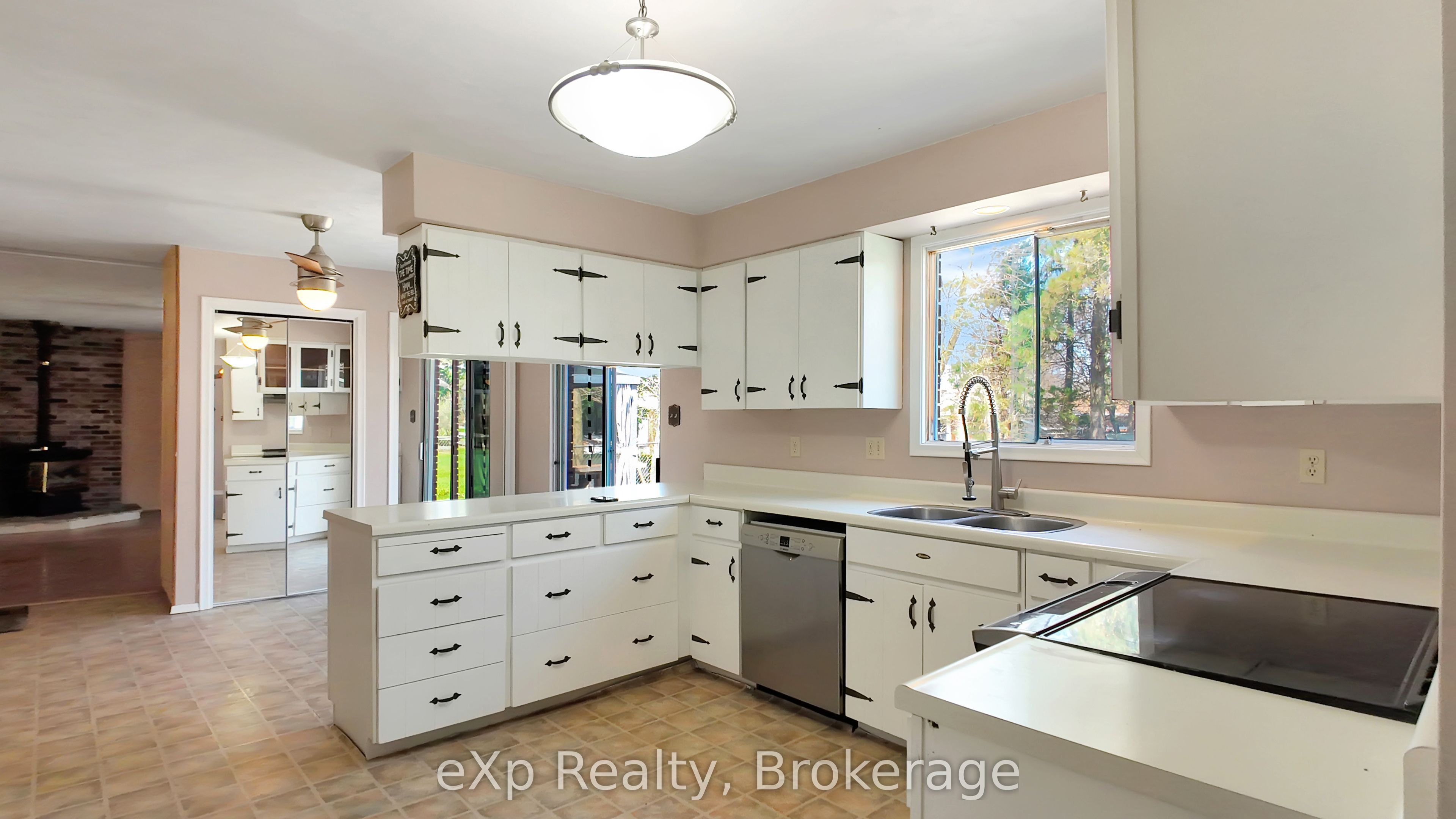 251 4th Avenue Property Photo 12