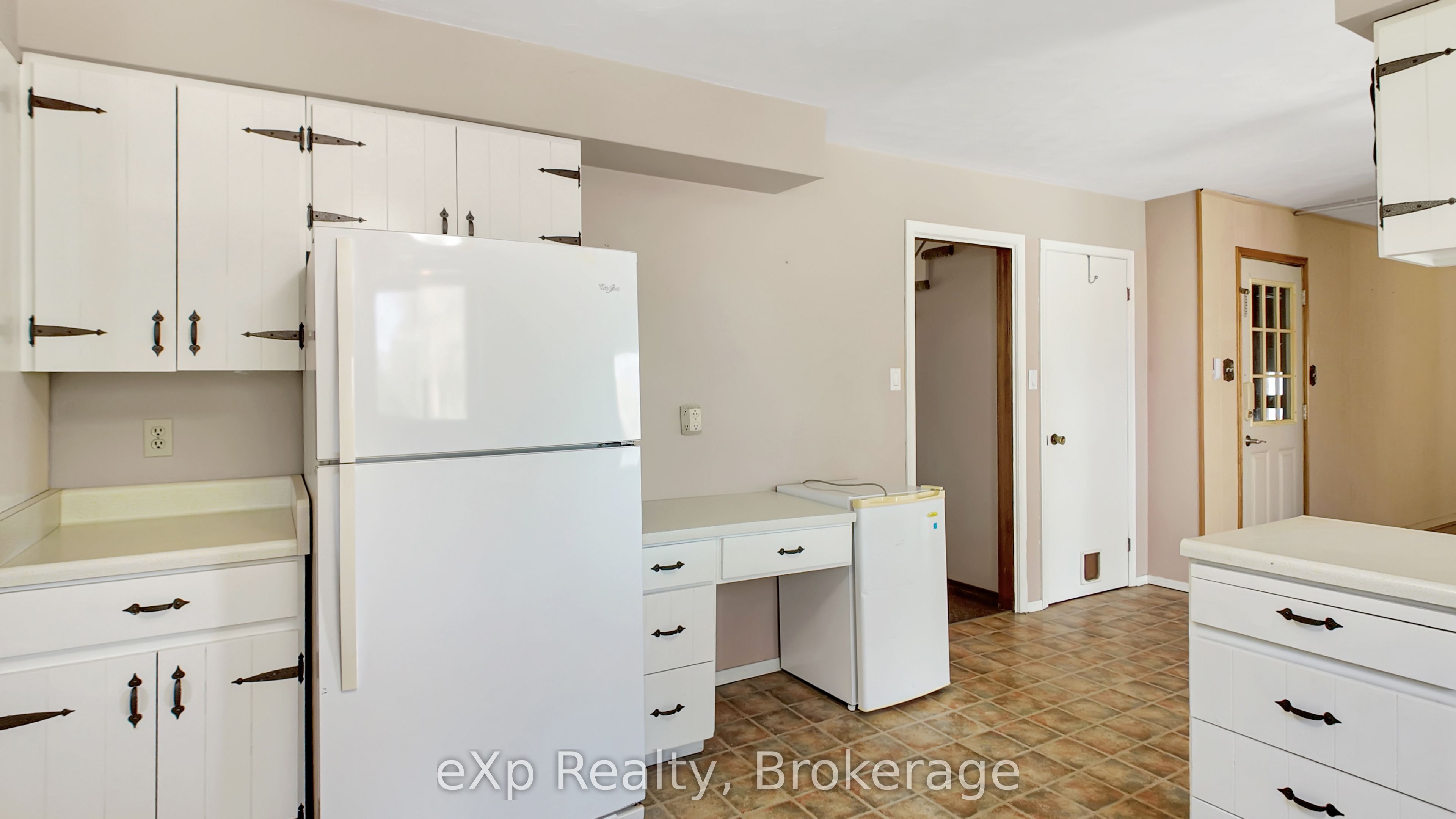 251 4th Avenue Property Photo 14