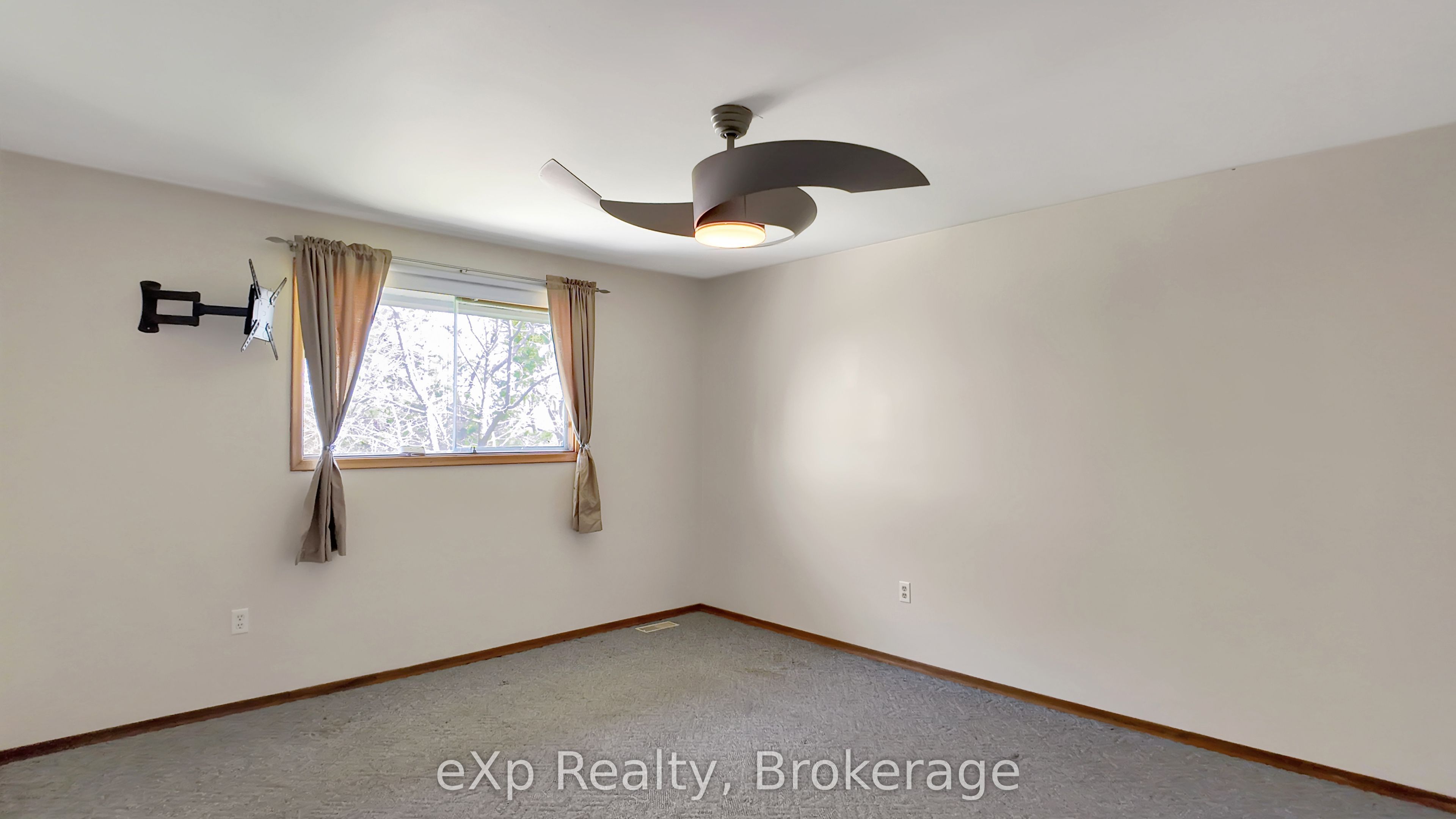 251 4th Avenue Property Photo 21