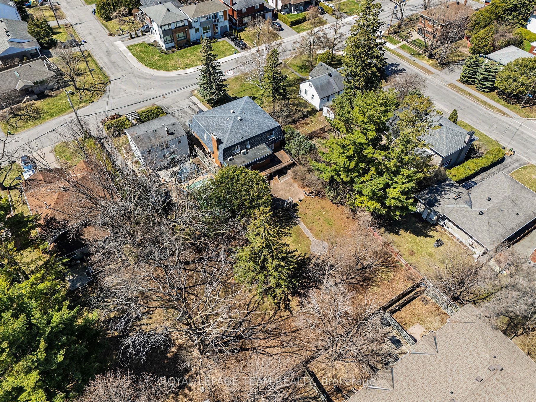 429 Ancaster Avenue Property Photo 13