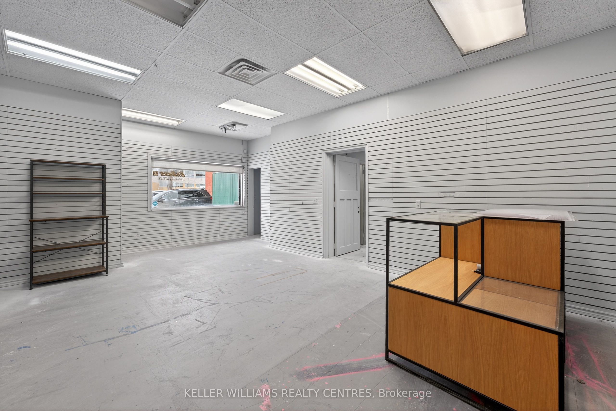 384 Queen Street Property Photo 14