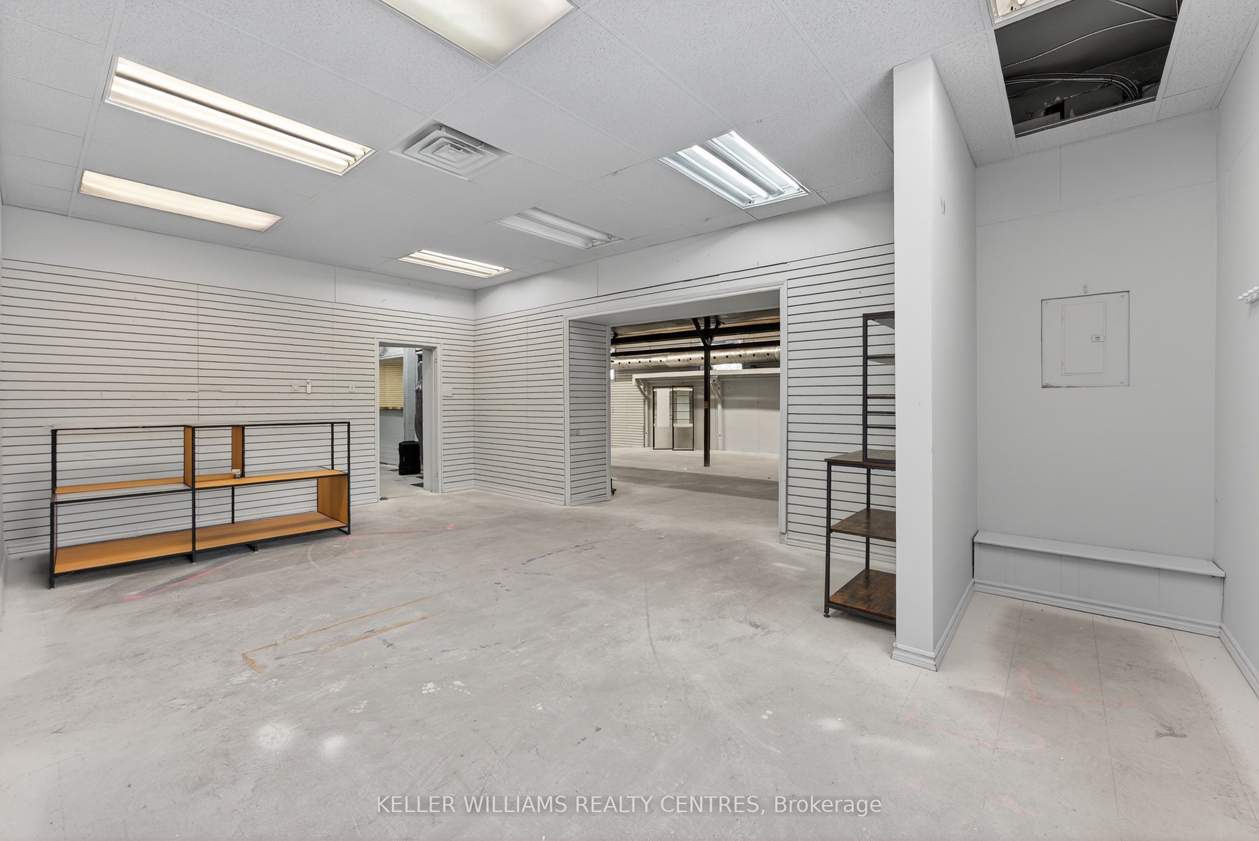 384 Queen Street Property Photo 15