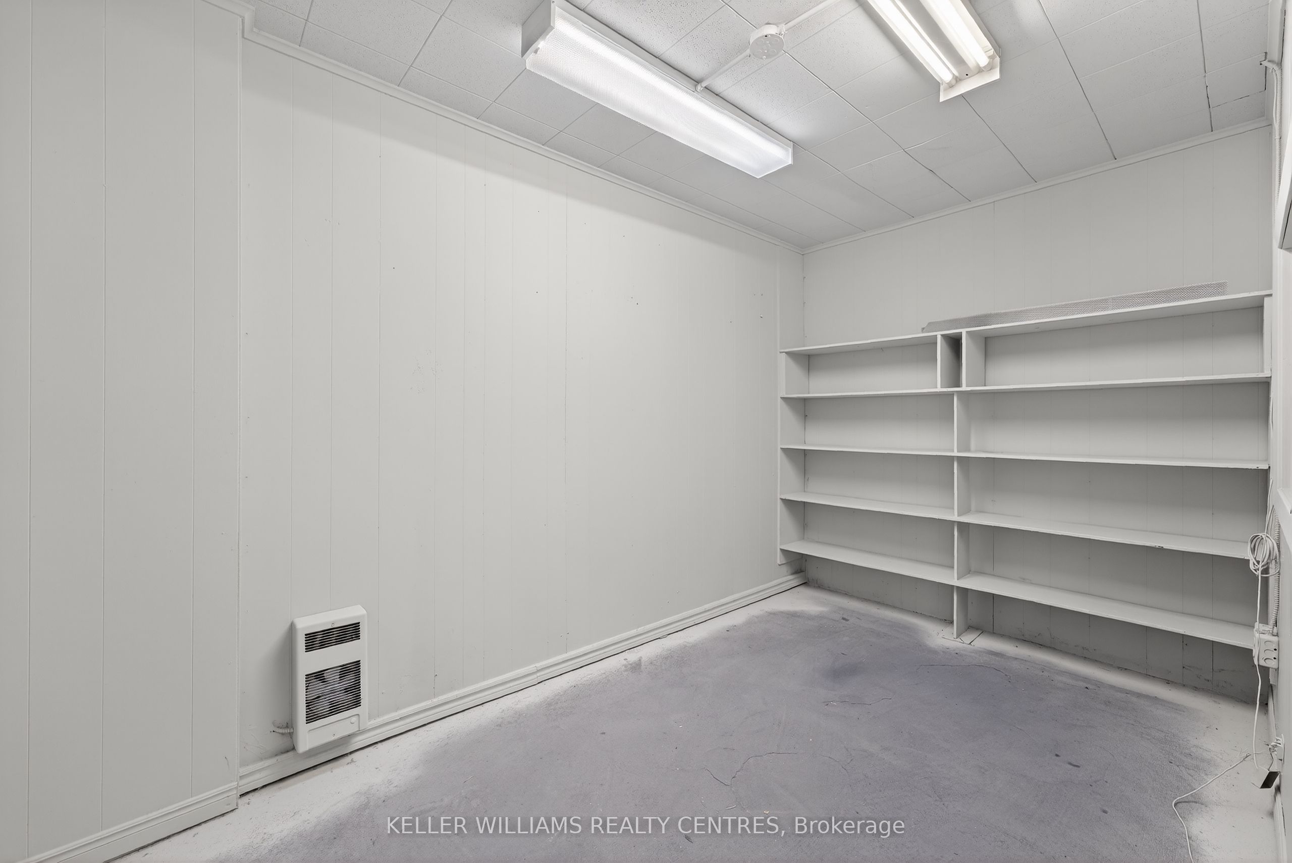 384 Queen Street Property Photo 17