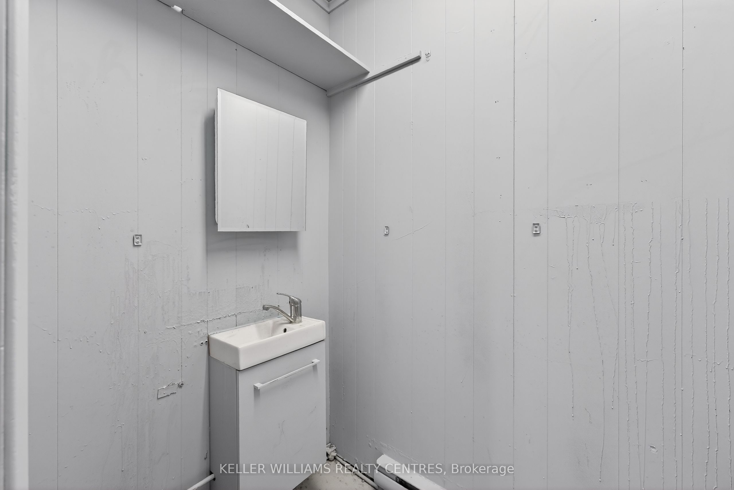 384 Queen Street Property Photo 18