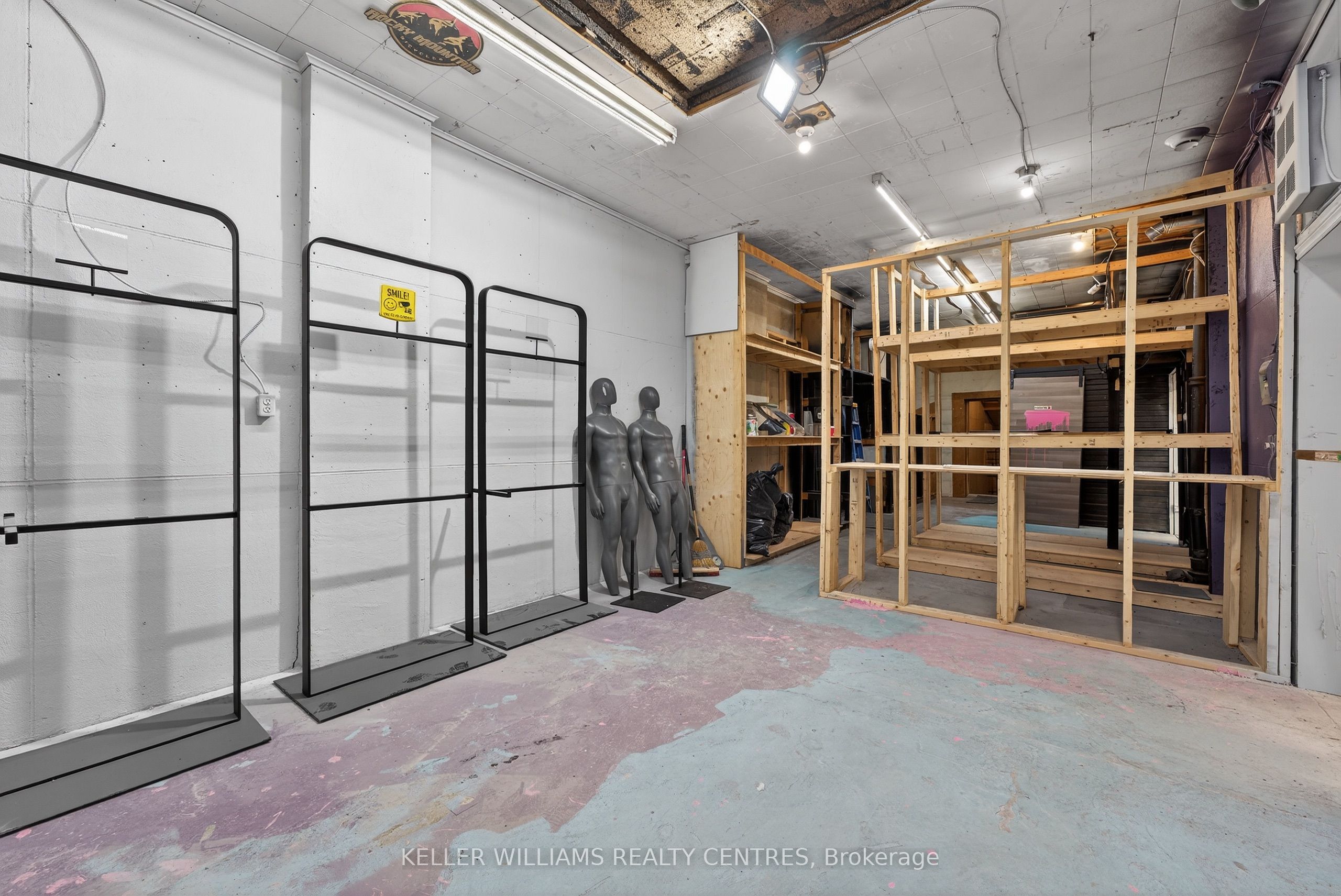 384 Queen Street Property Photo 19