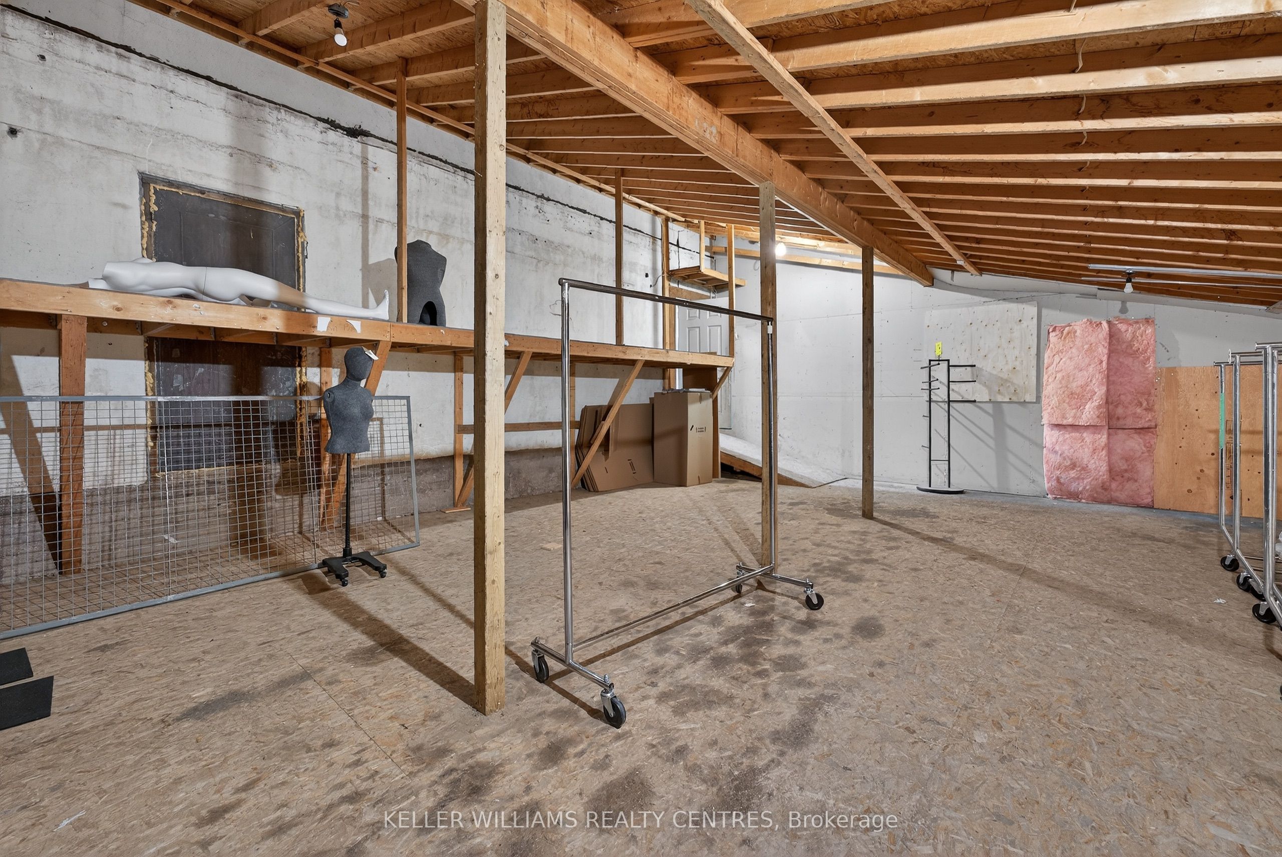 384 Queen Street Property Photo 24