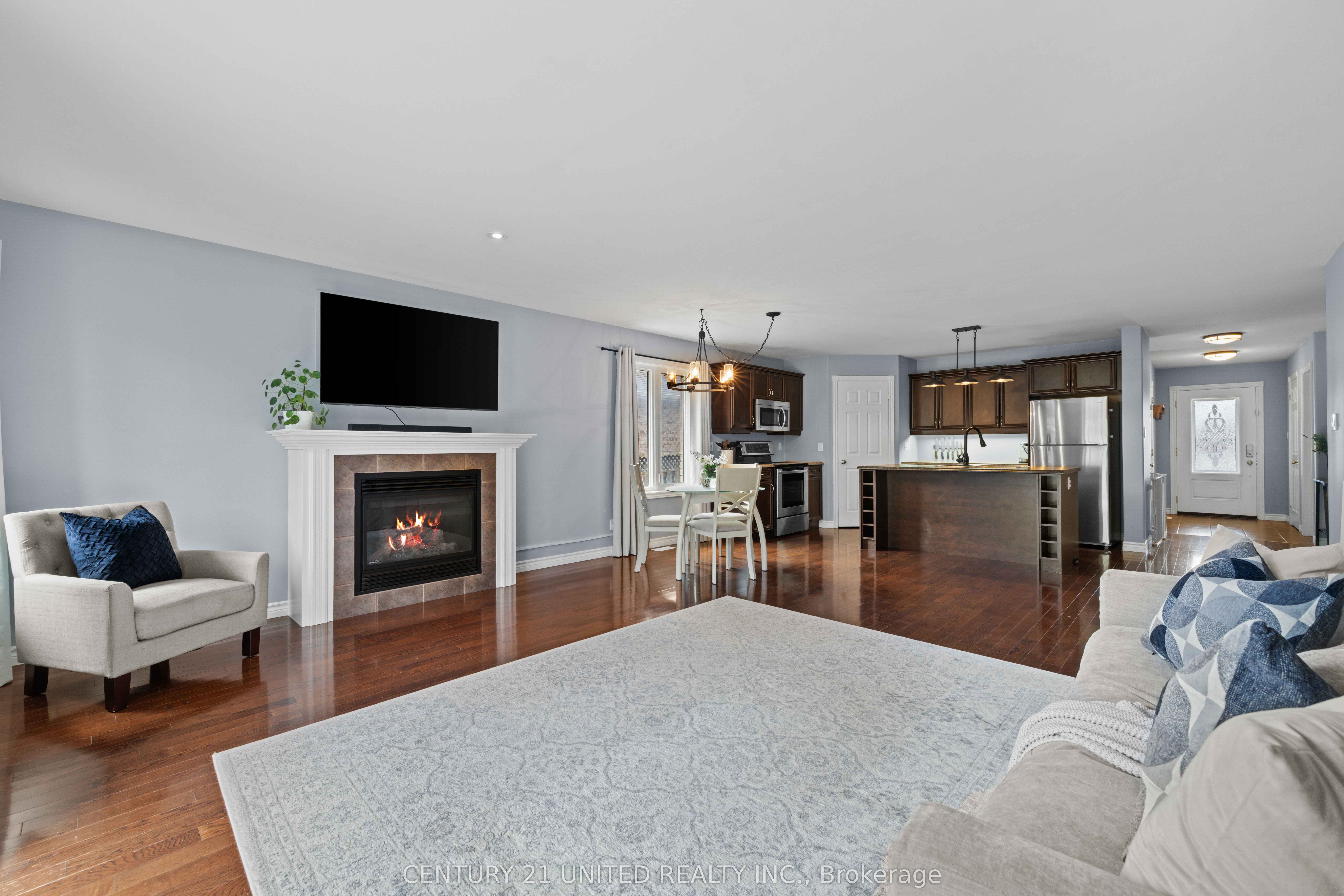 385 Bianco Crescent Property Photo 6