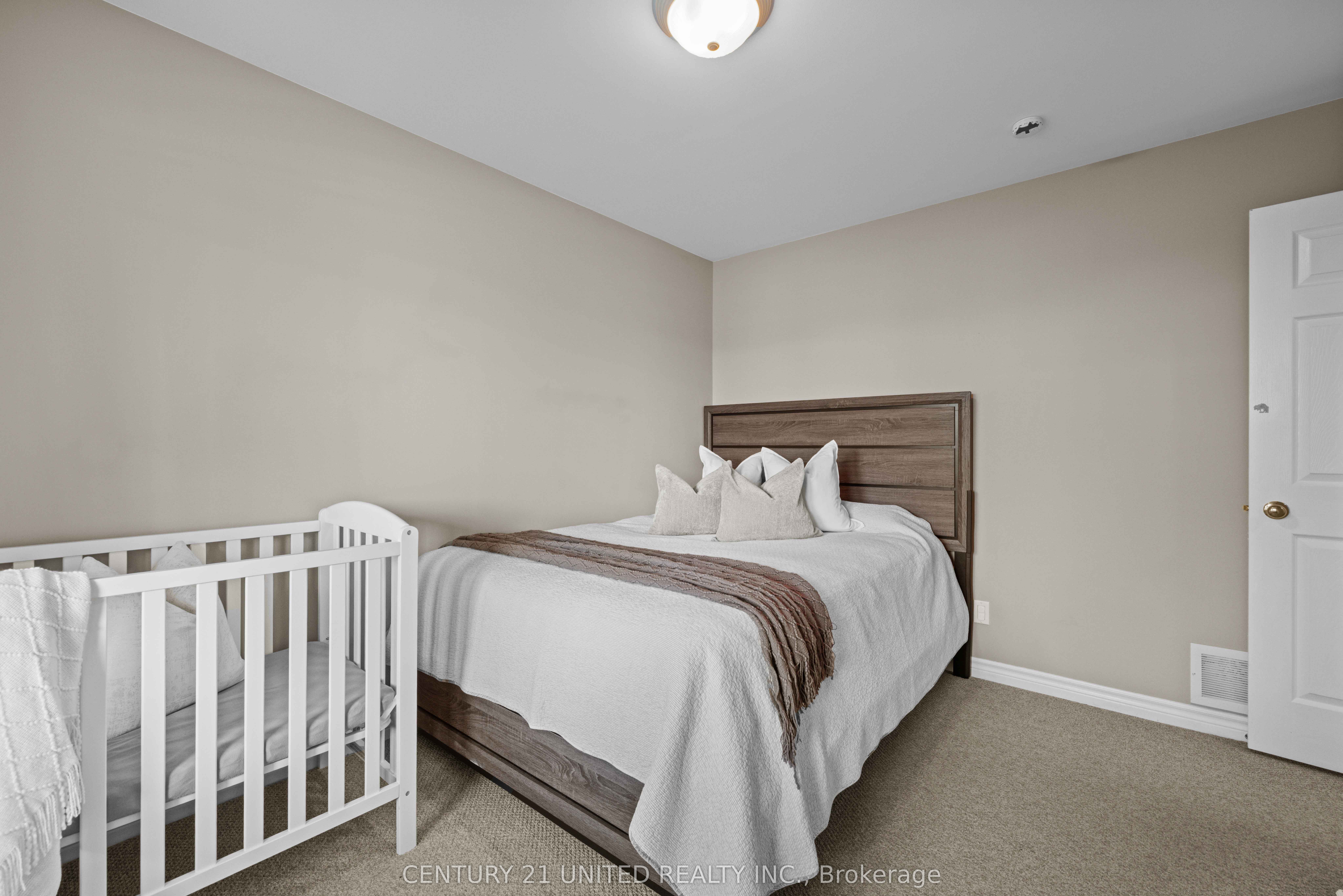 385 Bianco Crescent Property Photo 9