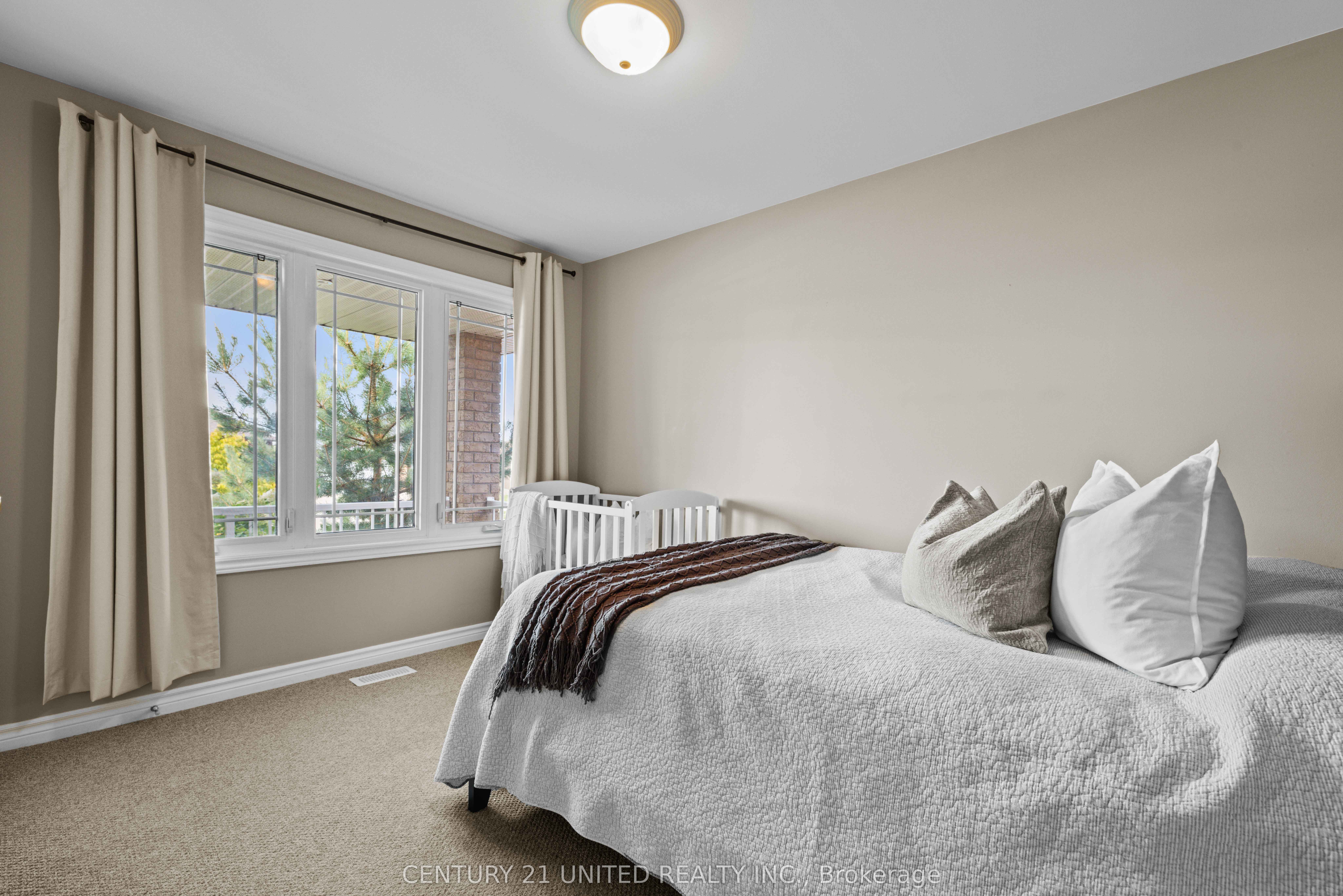 385 Bianco Crescent Property Photo 10