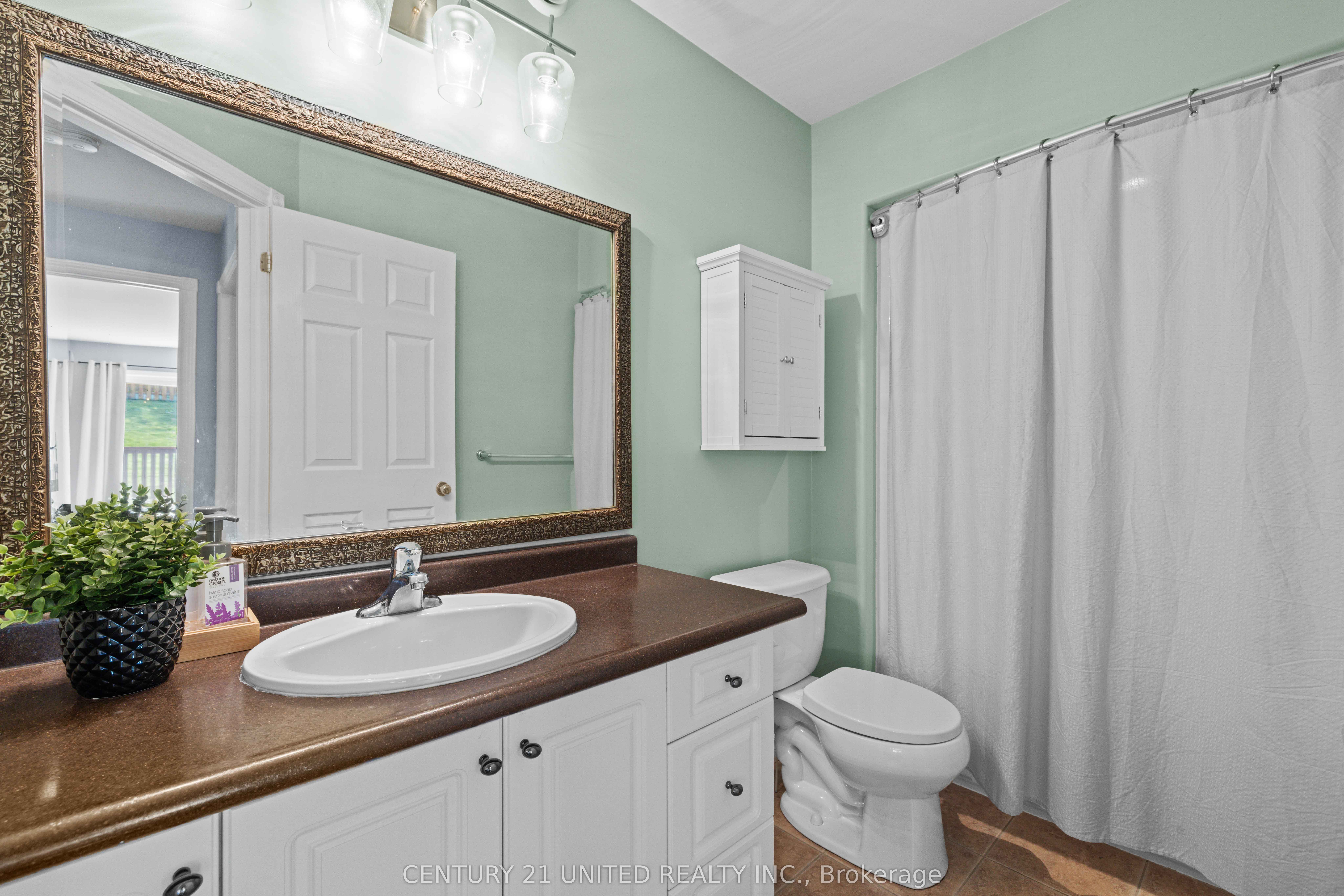 385 Bianco Crescent Property Photo 12