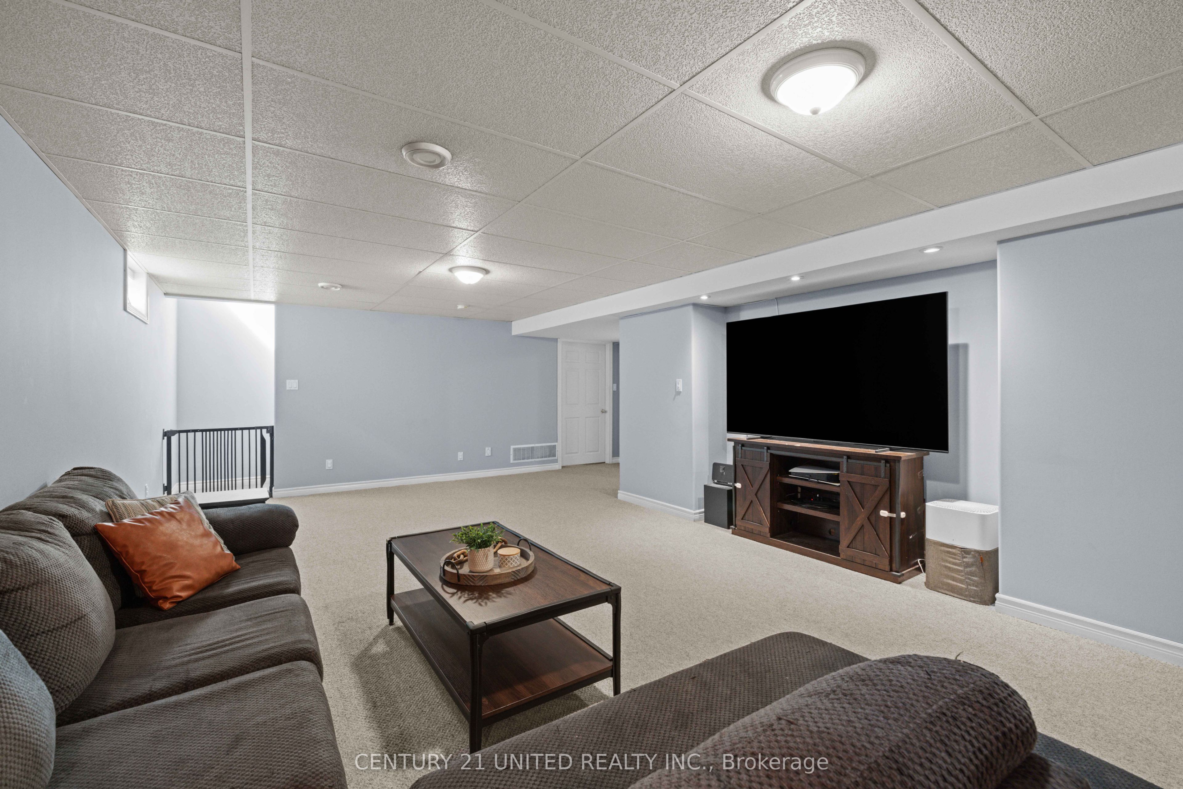 385 Bianco Crescent Property Photo 14
