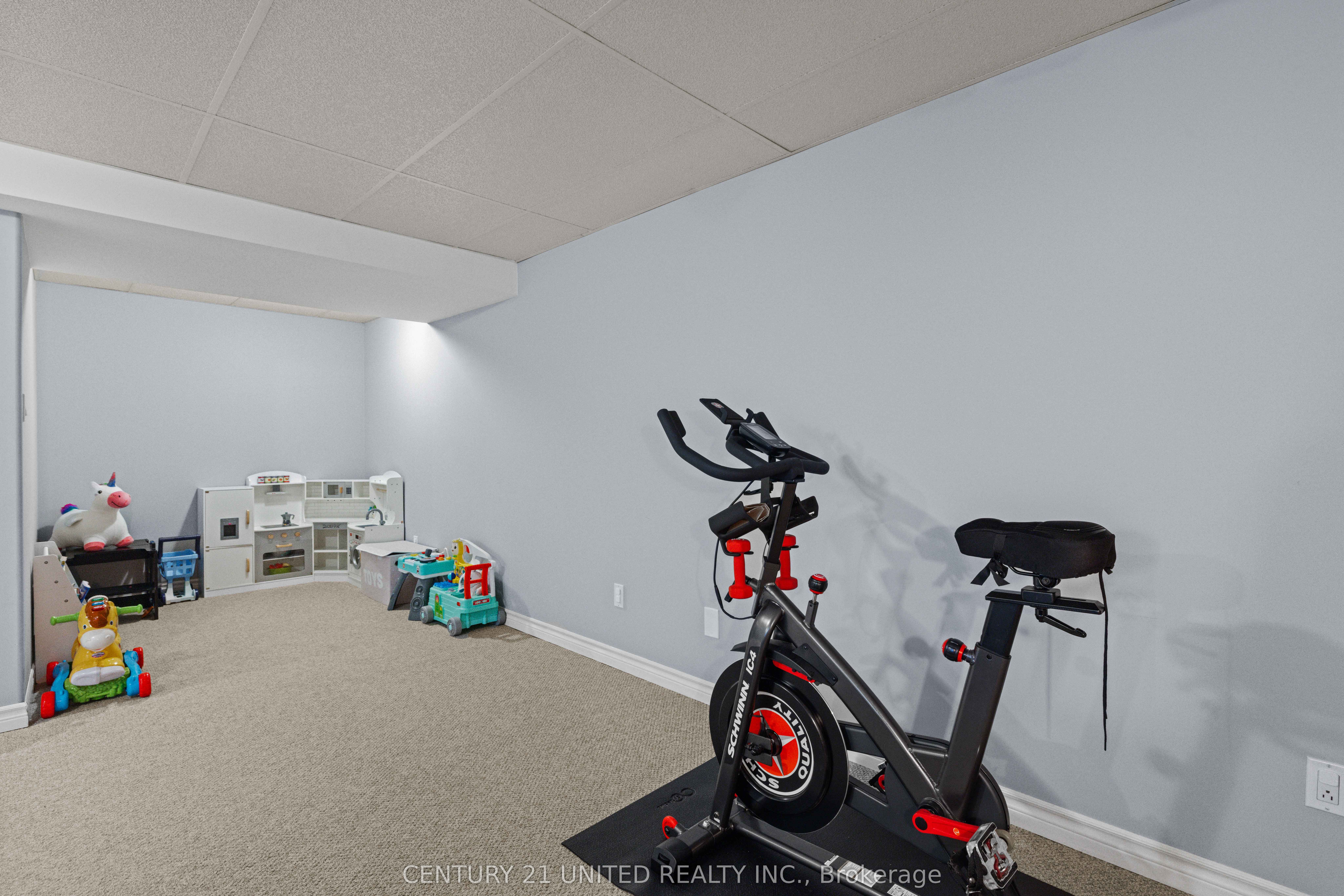 385 Bianco Crescent Property Photo 15