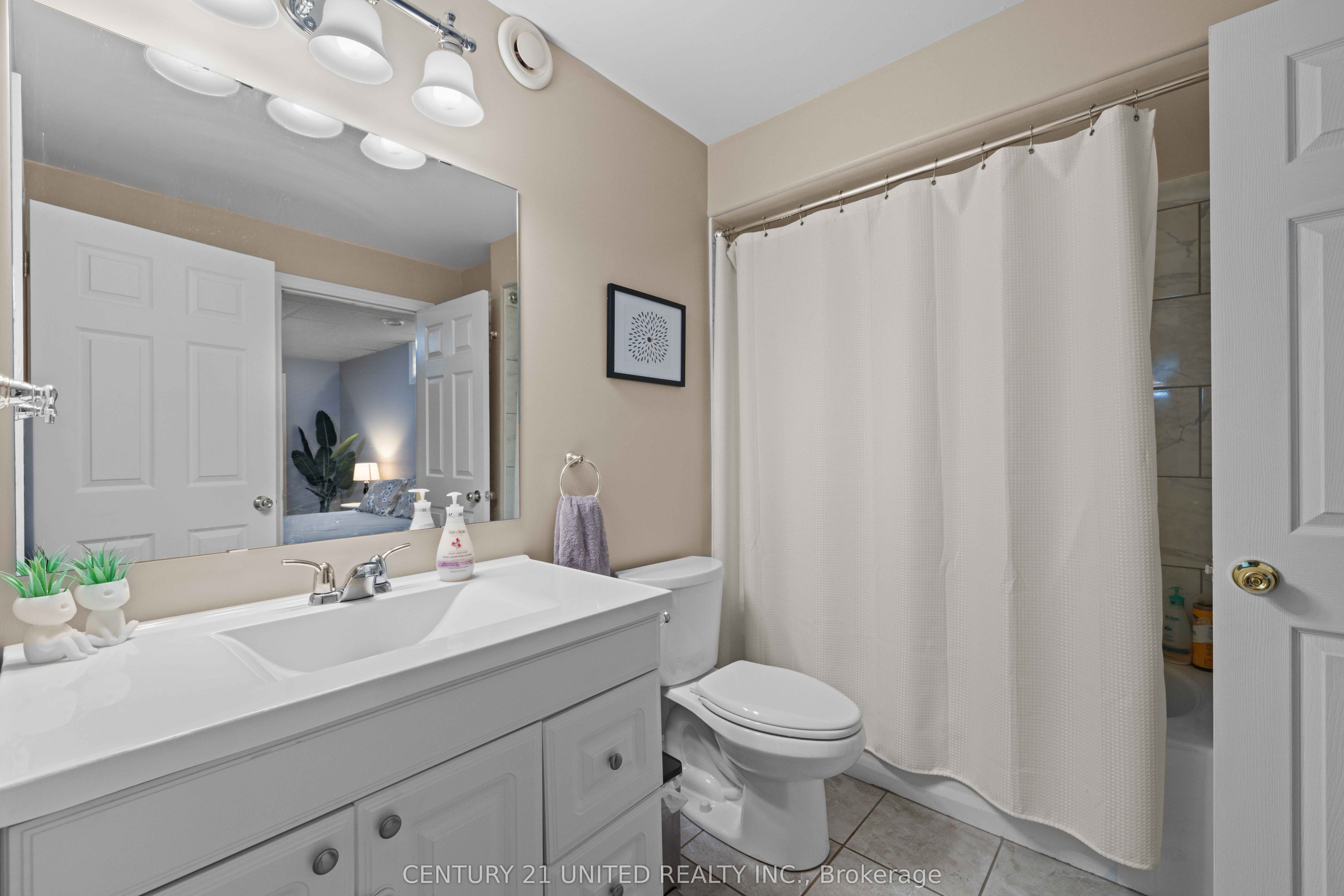 385 Bianco Crescent Property Photo 18