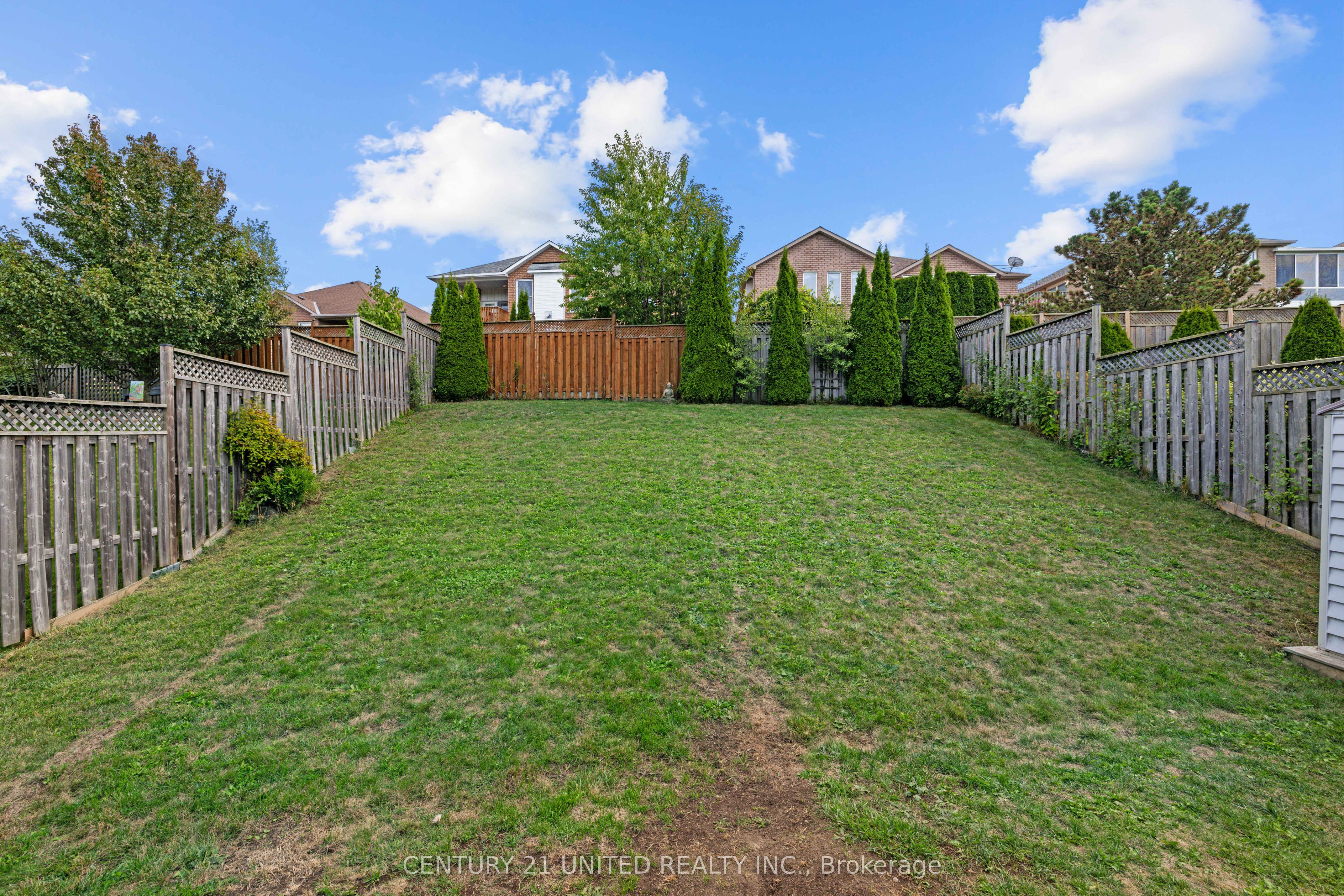 385 Bianco Crescent Property Photo 20