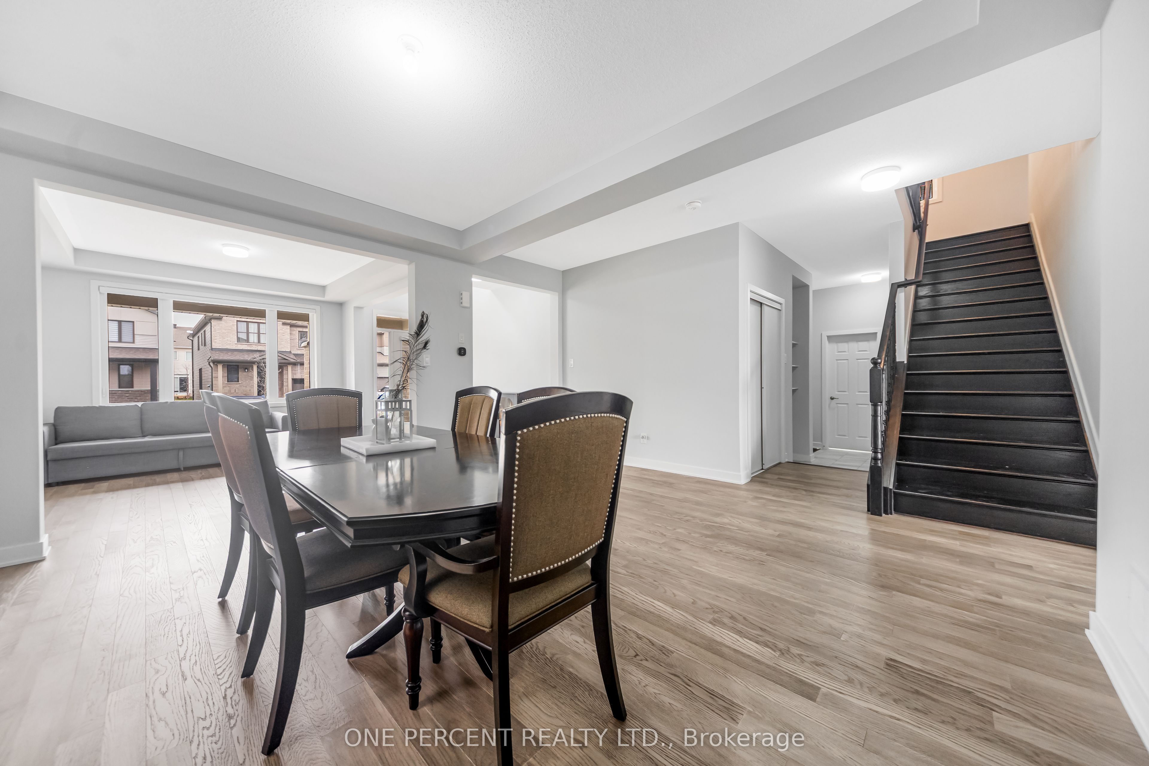 1016 Showman Street Property Photo 5