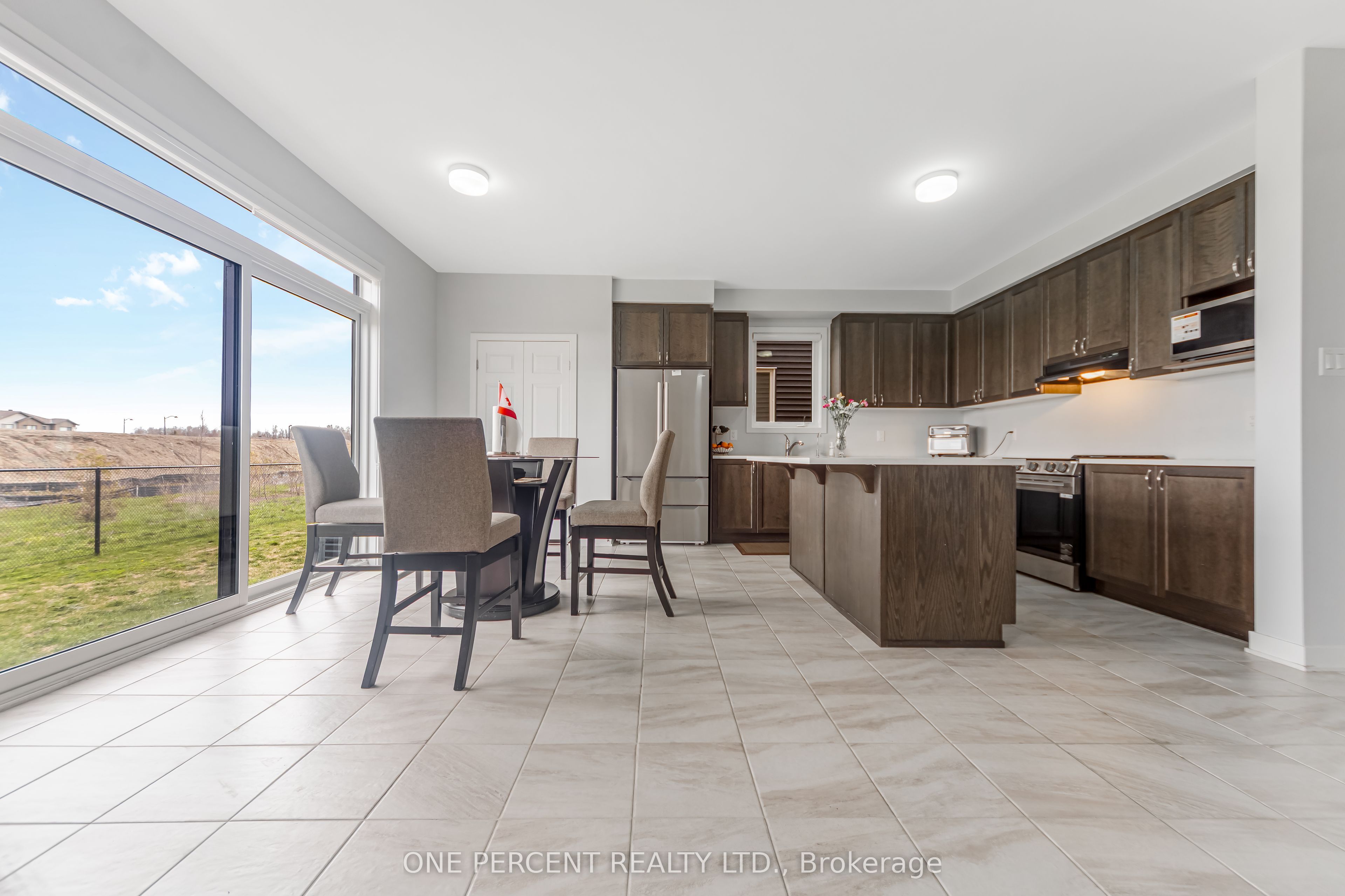 1016 Showman Street Property Photo 8