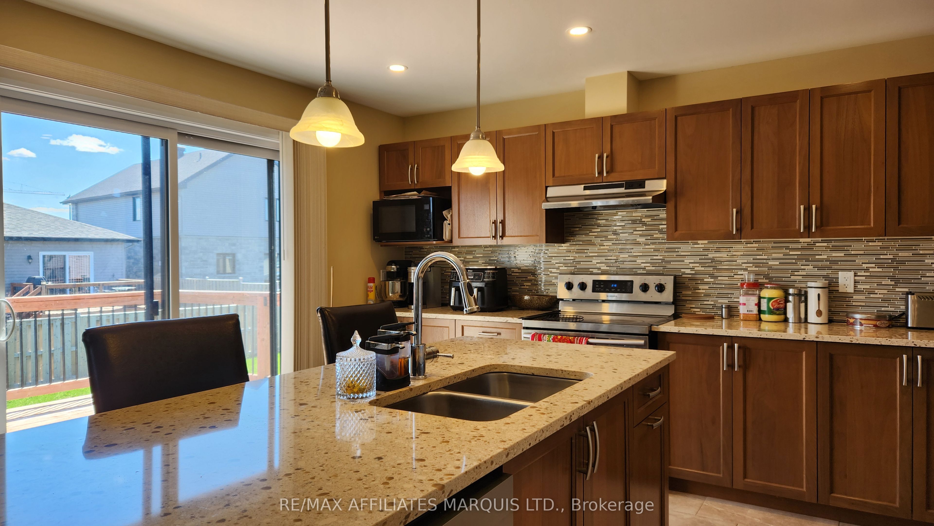369 Belfort Crescent Property Photo 2