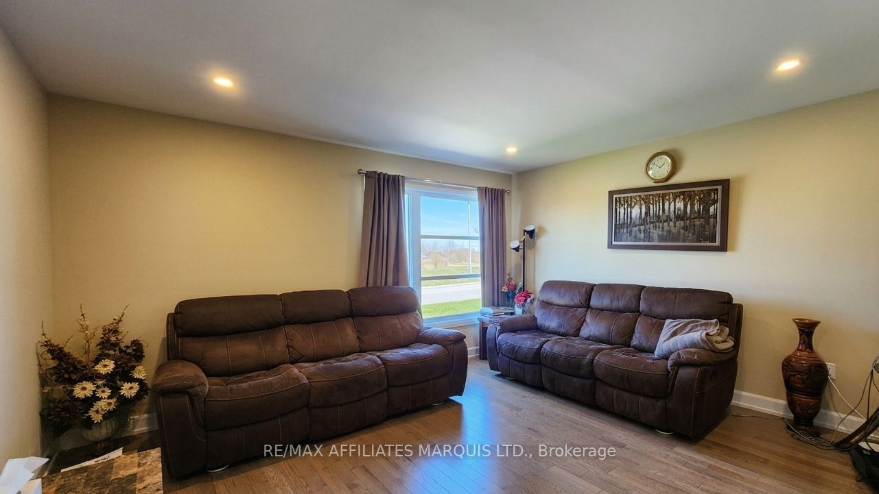 369 Belfort Crescent Property Photo 6